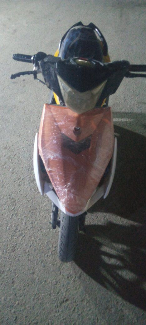 السلام عليكم دراجه البيع شاصي اف اس مكينة ماكس عدله شلعه اذا مو تعليك تاخذ الدراجه بلاش معدل  100 صالصنه رياضي كلجات رياضي كامله مكمله بس الحوض مال كشن طاك وباتري نقص قيم بل يرضي الله 
مكاني بغداد 
رقمي ***********
