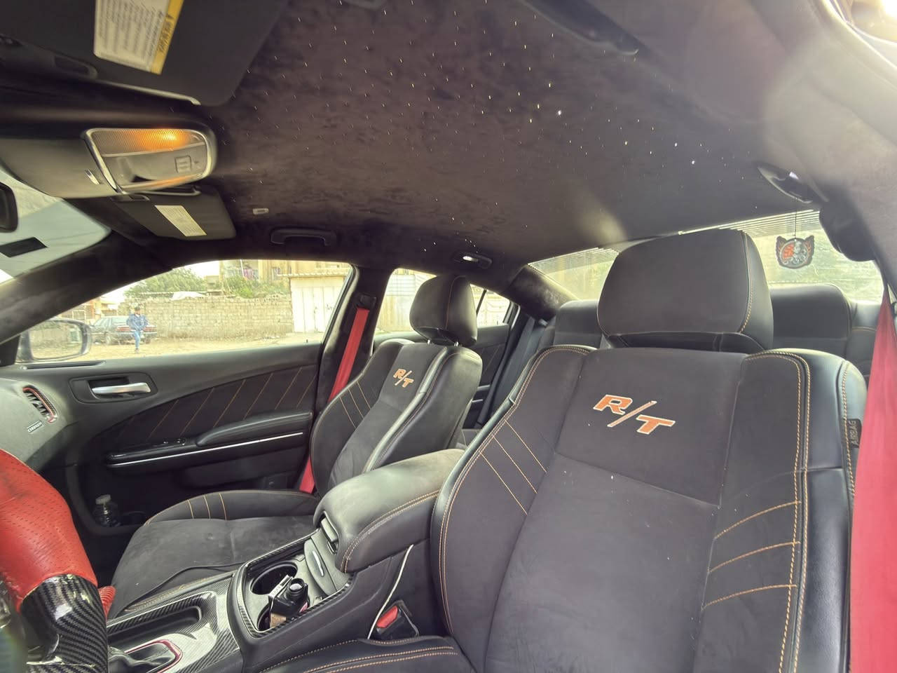 سلام عليكم جارجر 18اصل
Rt5700
السيارة مكفولة كير محرك شواصي 
دركة كاربون 
داخل كاربون
الغرفة شاموي مطعم بل جلد  
سقف روز 
سستم صوت البن 
دبات سود 
ويلة ٢٠ خسفة اصلي 
كامرة خلفية 
حساس خلفي 
برمجة ايكل 
منضومة الماء srt يعني انسه شي اسمه حماوة
زرع عدسات 
لد نهاري متغير الون 
حدادية امامي خلفي كلة جديد 
ولحادث مال امريكة موجود وية الصور 
السعر٢٠٥٠٠ وبي مجال 
***********
