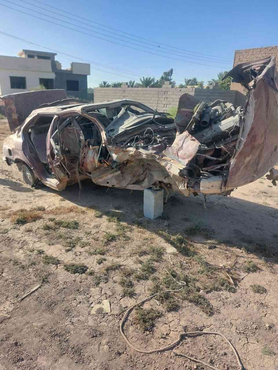 دفع الله ماكان اعظم الحمدالله على كل حال 
للبيع السيارة صاير بيه حادث ابيع كوم حديد رقم انبار انكليزي بسمي السعر 18 ورقة مكاني بغداد الرضوانية 
***********
