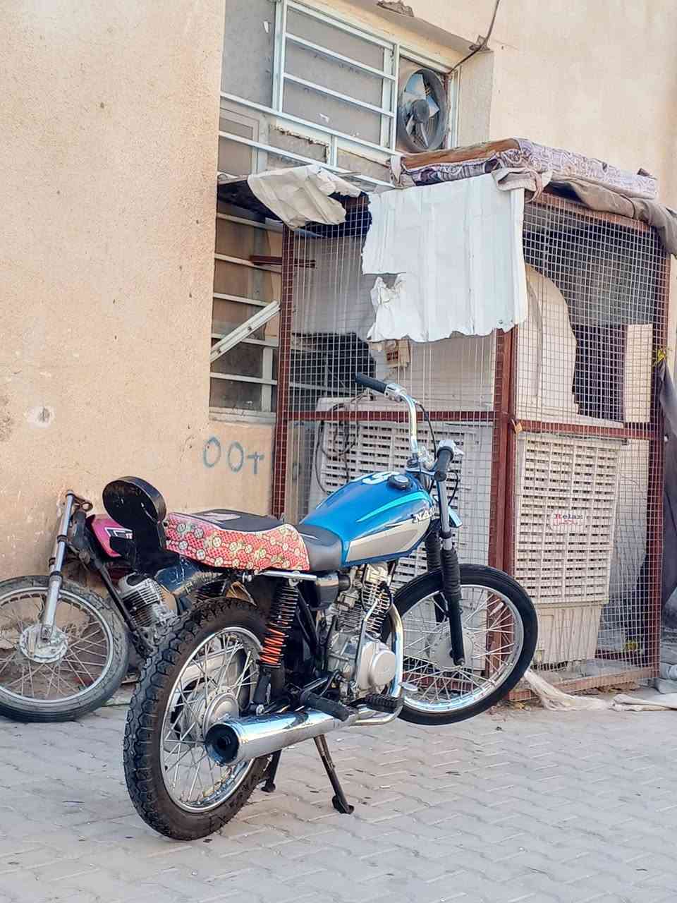 السلام عليكم دراجه للبيع شلامجه اصولي تعمير 26 سعر 575 وبيه مجال للشراي ***********
