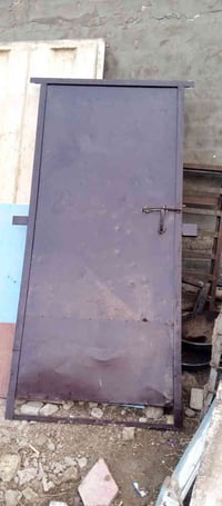 باب • نضيف • مكاني رفاعي