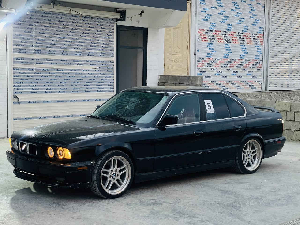 24گەلا💵
BMW 
مەکینە 520 گێڕ عادی
مۆدێل 1992 ی کامل عادی 
سکلێتەری کارەبای 
تاقم وایەری 2002  و ئەقڵی سەقەرە
ئـەکسلی قوفڵە 
گێڕ و مەکینەی بەشەرتی هەزار فیتەر 
سەرفو بوخاری نیە بەشەرت
تەقەو ڕەقەی نیە
کامل گیانی ئێمە
موس و بڕاوە بەشەرت 
 ویل و تایە 18 m دو سایزە 
سەیارەکە لایت ئەڵقە 
ئیشارەت زینۆن
کامل زینۆن 
تەنجیل بلوتوس 
شەش سەماعە 
24 گەڵا 💸
شوێن شارەزور
گۆڕینەوە ناکەم تەنها فرۆشتن
0751 870 8498
