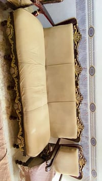 تخم ملكي • ١٠ مقعد • بغداد الحريه