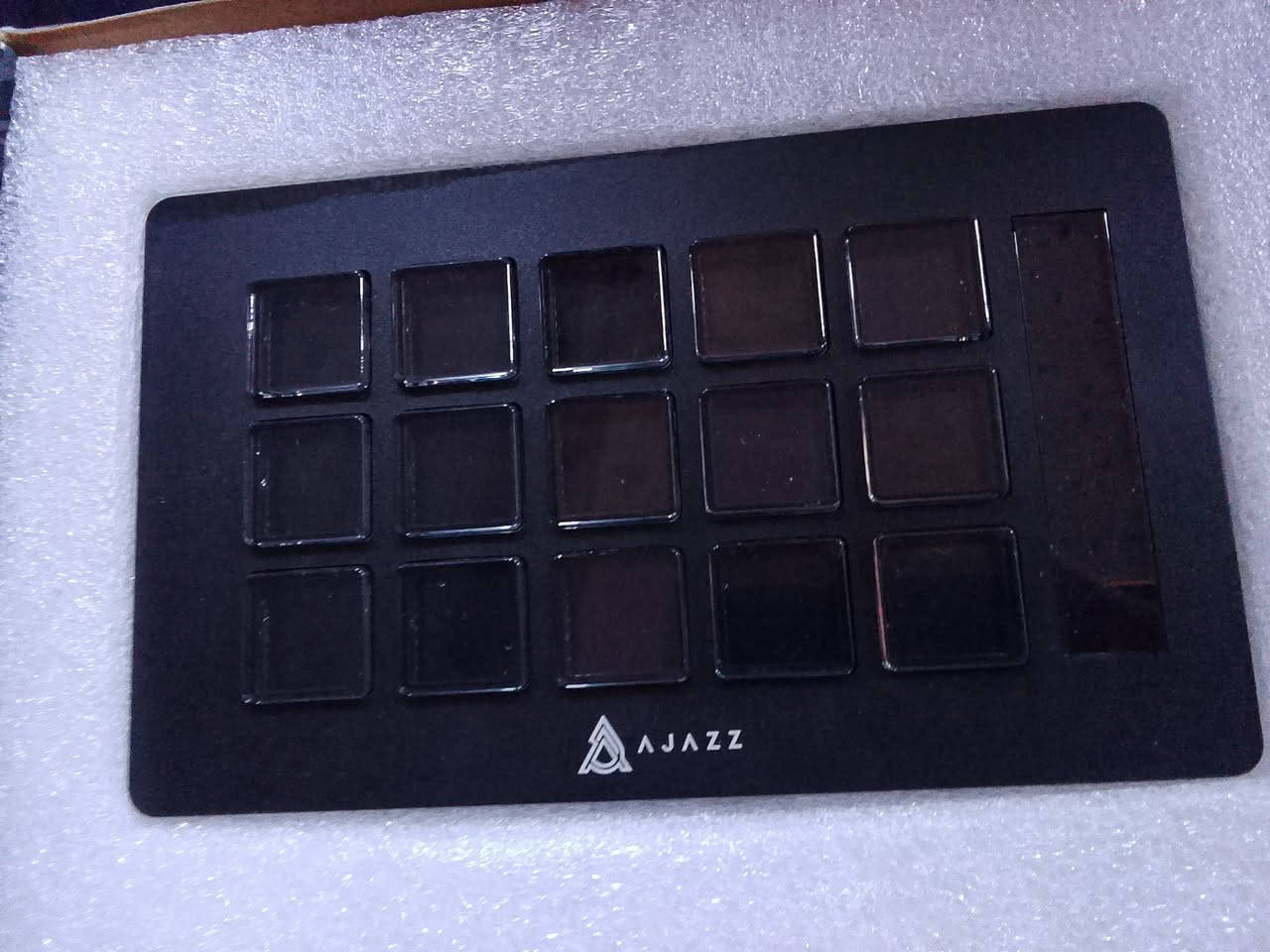 السلام عليكم، تريد شيء عالمي ورخيص؟ وصل جهاز Ajazz AKP153، لوحة تحكم ذكية للبث والمونتاج بـ 15 زر LCD لتنفيذ المهام بضغطة واحدة، مع بكرة تحكم وشاشة لعرض حالة الجهاز.
​السعر: 80,000 دينار
توصيل: 6,000 دينار


**إذا كنت صاحب هذا الإعلان وتريد حذفه لأي سبب، رجاءا أرسل رسالة إلى الدعم الفني**