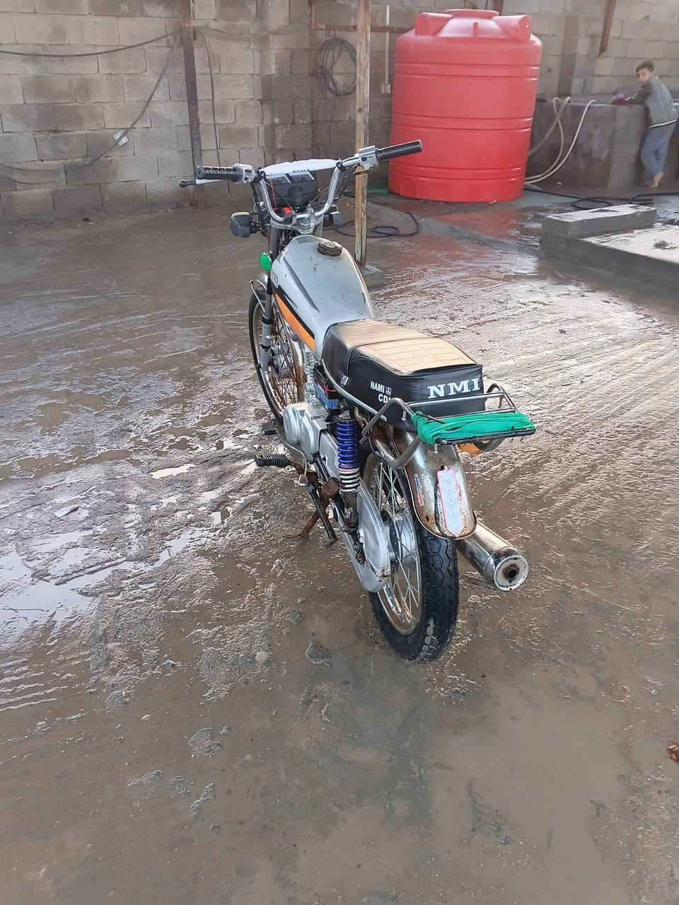 السلام عليكم شونكم خوان هاي دراجه نامه شلامجه اوراق  مديل 2018 بلاد مكينه ما بيه نقص برقي وخير من الله دراجه حلوه ونضيفه  شاصيه مكفول مكاني بصره قضاء الدير سعرها 700وبيه مجال رقم الهاتف ***********
