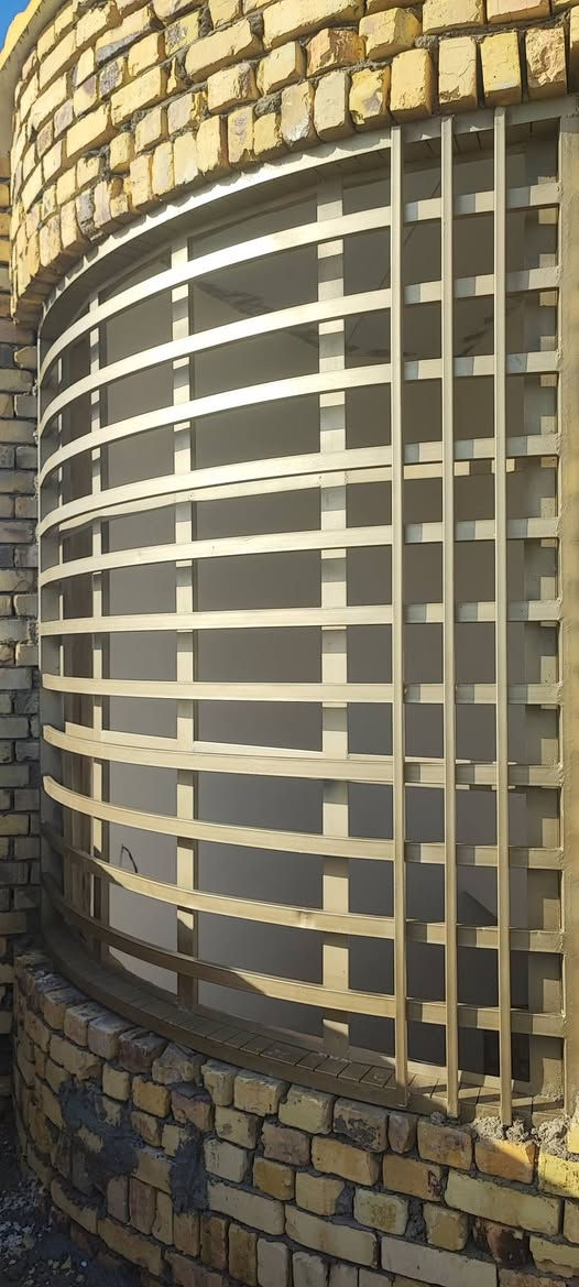 السلام عليكم تنضيف وصبغ  الشبابيك والابواب والجدران وبأسعار مناسبه العنوان ميسان العماره للاتصال ***********
