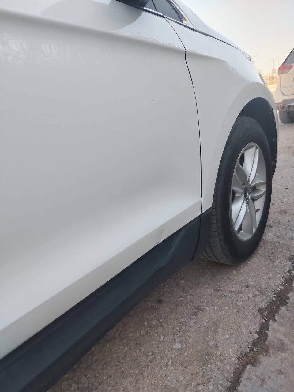 فورد ايدج 2017 محرك 6 سلندر تنفس طبيعي لون ابيض(فقط للبيع)143 ورقه وبيه مجال....  بيه بعض الرصعات موضحه بالصورر
سستم غاز ايطالي عليه، 4 تايرات (هانكوك) و حساس تايرات وبطاريه اس ديلكو جديده (من شركه تاير مول) ، السنويه لغايه 2029 الهزه قبل اسبوع سويناه... رقم الشاصي وتفاصيل اخرى البعض منه موضحه بالصور.... وتفاصيل اخرى خابر او راسل الواتس ومايكون خاطرك الا الطيب.. مكان السيارة اربيل..***********
