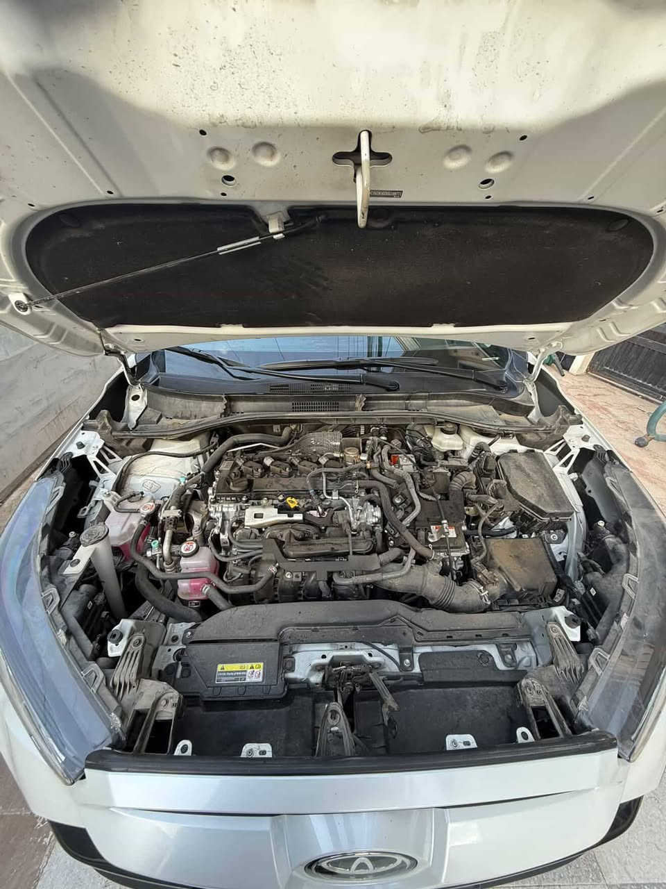 السلام عليكم كورله فوت لندر لبيع  2025 فول مواصفات مكفوله كفاله عامه فتحه سقف كشن جلد كش كهربائي اوتو هولد محرك الفين تبريد خالفي هندبريك دكمه   وبعد بيه هواي مواصفات محرك   الفين هايبرد  لاستفسار ***********
