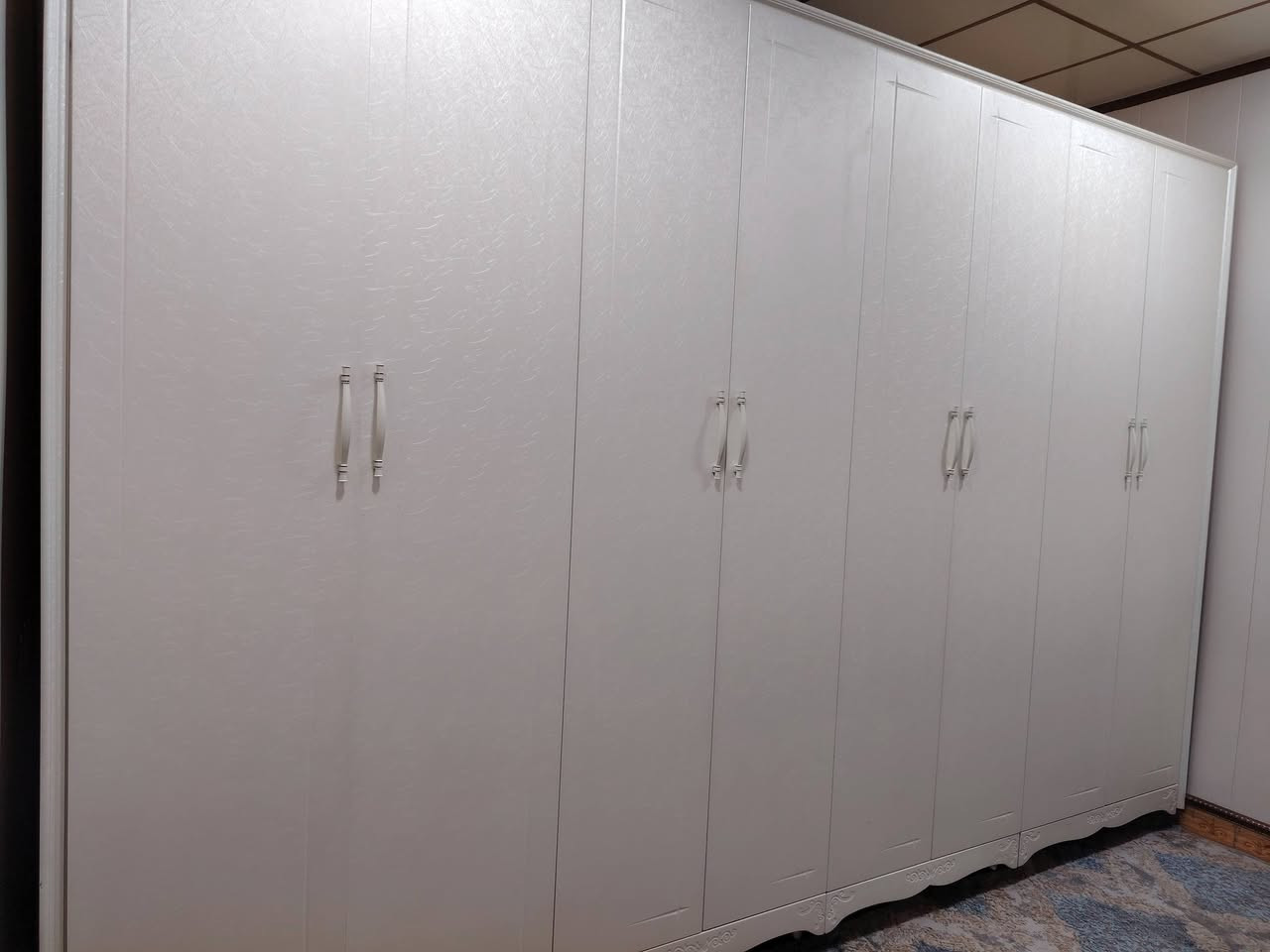 مەعزس 4مەتڕ پالاپرس لوک بوفروشتن بەرزێ دوو مەتڕ نێو
قوڵێ 70تاێە
سعڕی ملنوێنک مەعالمە ناونێشان ناحێەێ رزگاڕێ
***********
