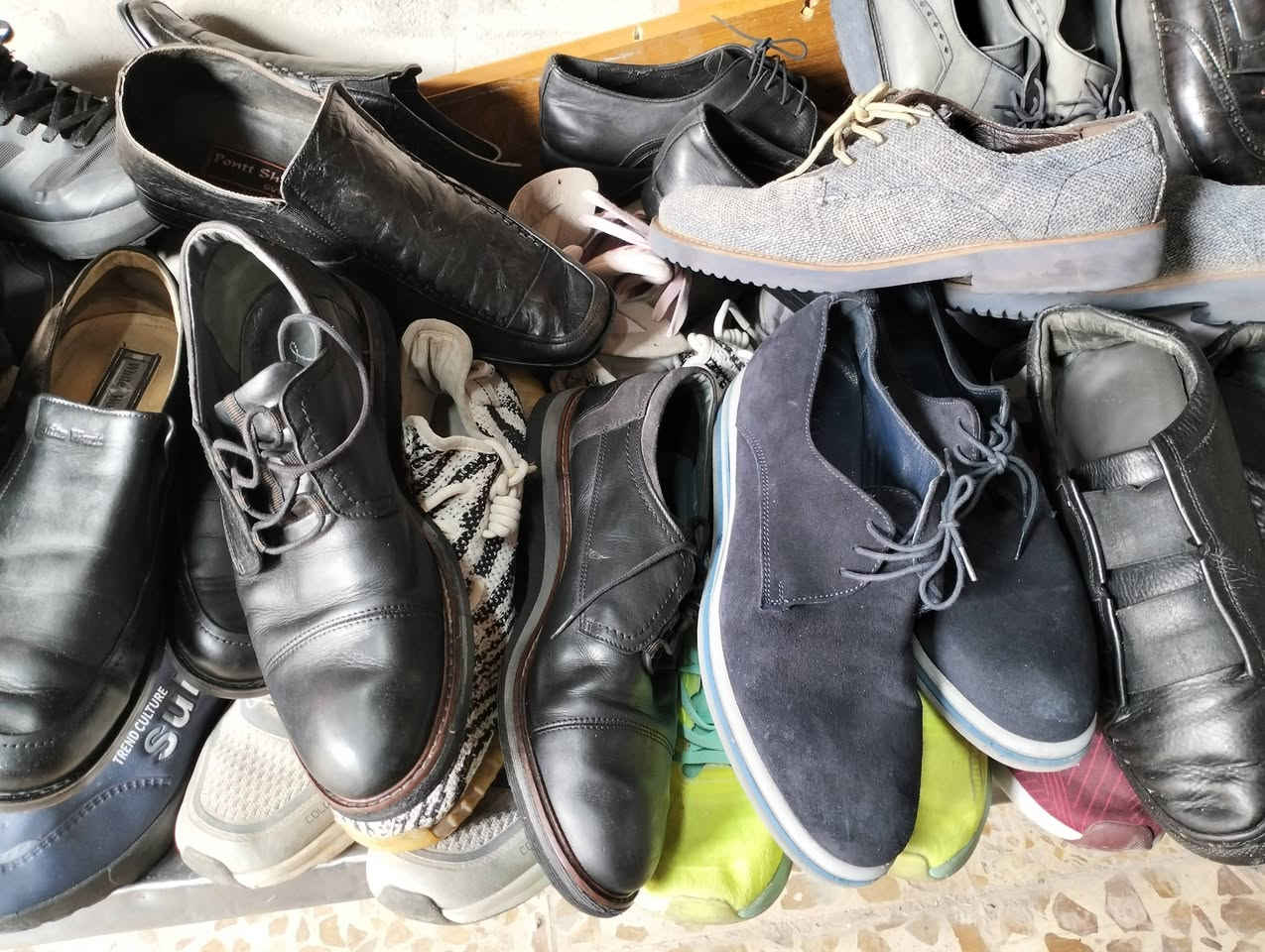 بإله احذيه رسمي اصلي في الموصل حي التحرير مقابل جامع ال البيت بل فرع اي استفسار على وات ساب أو مازنجر أو على هذا الرقم ***********
