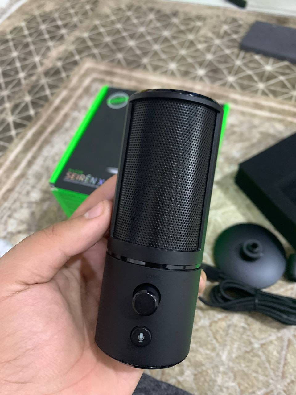 Mic razer seirenx 
نضافة 95%.    اداء مرتب صوت نقي  كامل الملحقات 
واتس ***********.  توصيل لكل العراق
