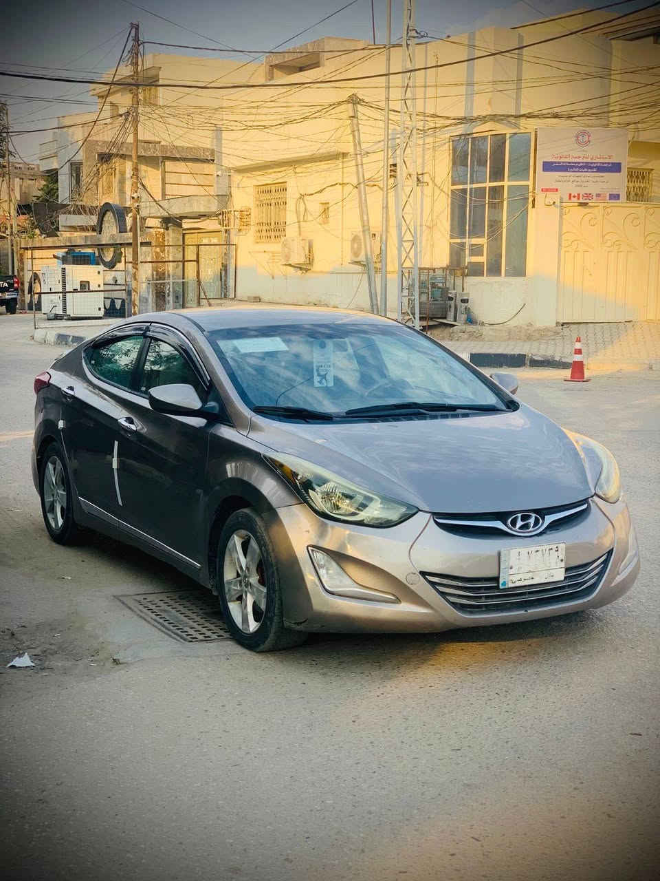 السلام عليكم ***********
هونداي النترا 2015 وارد امريكي رقم بابل تحويل مباشر طابه كلين بلعراق صار بيه طخه جاملغ خلفي وقبق جنطه بدون داخل بسيطة مواصفات ويل كب تحكمات  حاكيه دمامات انضمة قياده يده نيكل مكينه 2000 دوش وبعد بيه مواصفات كير محرك حداديه تخم تاير كله جاهز مال جناي السعر (98$) نهايتهة 
للاستفسار ***********
مكاني كربلاء
