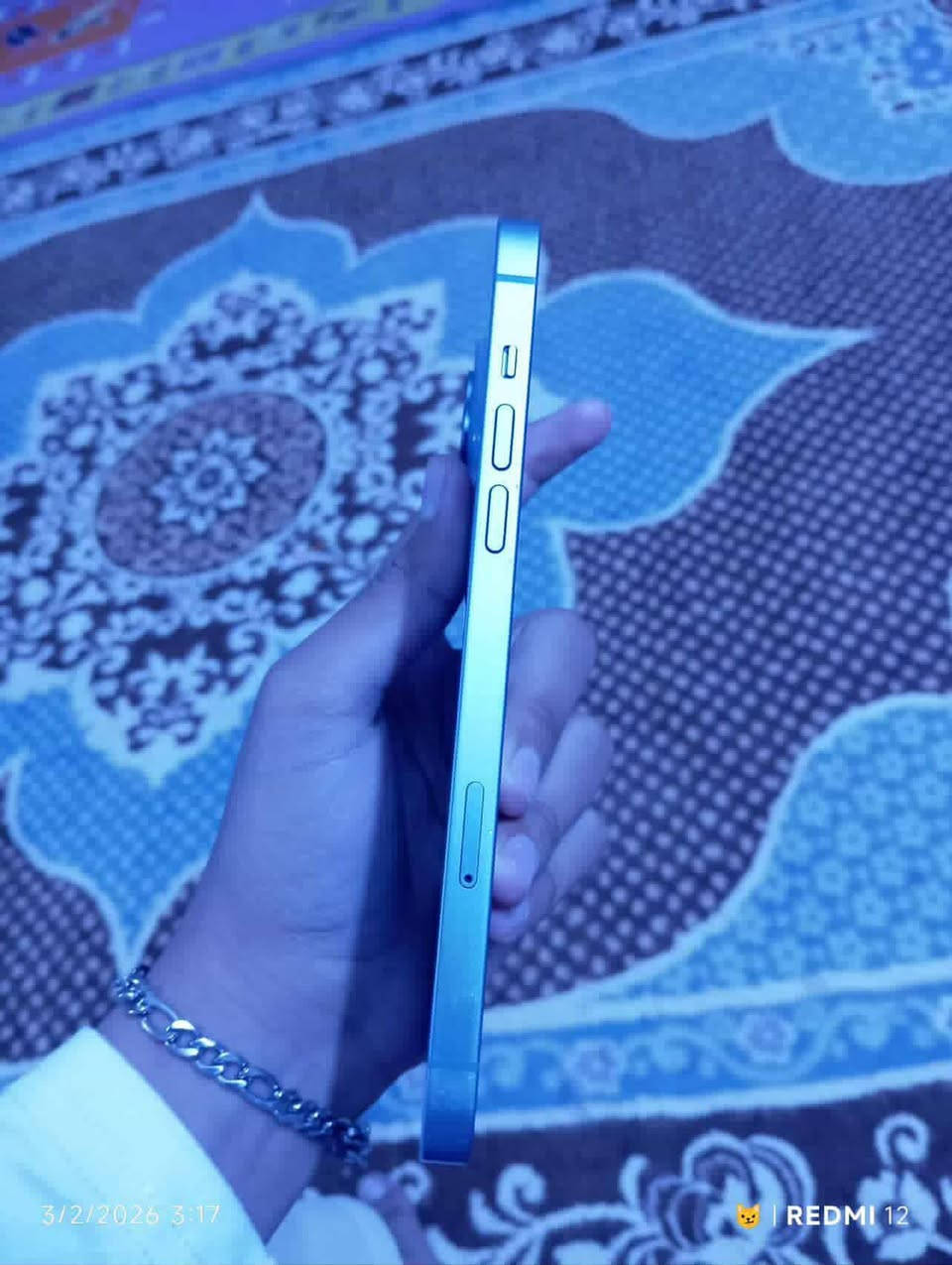 ايفون 14 بلس ذاكره 256 بطاريه 82  الجهاز اخو الجديد ما مفتوح ابد 
بس بي عيب السماعه عطلانه الاقطه بس 
السعر 450 الف 

للاستفسار واتساب 
***********
