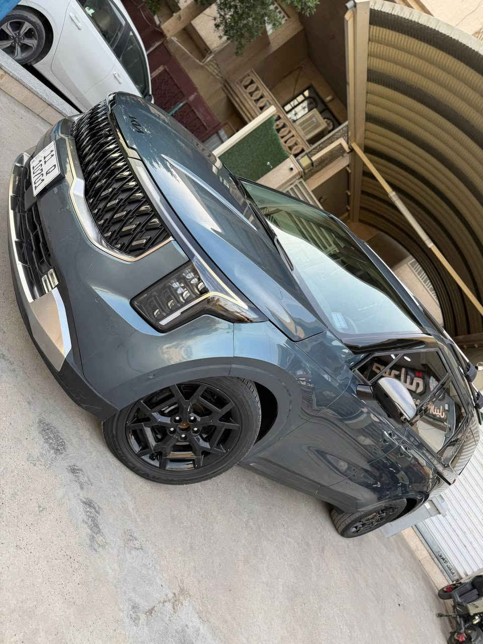 السلام عليكم
كيا كرنفال هايبرد 2025 SX  برستيج وارد امريكي 

Kia Carnival Mpv Sx Prestige 2025 1.6 Hybrid

                  Hybrid حجم المكينه : 1.6 تيربو + هايبرد 

         المسافه المقطوعه : 5000 ميل 

            الضرر: جاملغ مع باب الصدر 
تم تبديل بنفس اللون السياره مبيه صبغ خارجي فقط الدوسه 

      

#مواصفاتها 

1.شاشه كبيره 

2.كامرات 360

3.بصمه

4. بنوراما فتحتين

5.ويل كب اسود

6. تشغيل عن بعد

7.حساسات خلفي امامي

8.بيبان كهرباء

9.لايتات لد

10.لايتات زنون

11.بكلايتات لد

12.اشاير بالمري

13.رادارات 360

14.كشنات جلد 

15.ثلاث قطع تبريد

16.هيترات بالكشنات حار بارد امامي 

17.هندبريك بصمه

18.شحن وايرليس

19.هيتر بالاستيرن

20.كشافات 

21.مري شفط

22.كشنات كهرباء امامي خلفي

23.كشن السايق ميمري

24.تحديد مسار

25.نظام ايكو سبورت عادي

26.كامرات محيطية داخل السياره

27. كشنات خلفيه VIP+ كهرباء 

28 .داتا شو

29. شاشات خلفيه 

30. ⁠6 كامرات محيطيه مع مرايه مع كامره داخليه 

فول موصفات 1/1 جاهزه مرقم بغداد 

🟩 السعر  _295 مرقم بغداد وبيها مجال   

تفاصيل اكثر هذا رقمي ***********
 تحياتي 

مكان السياره بغداد حي الجامعه

