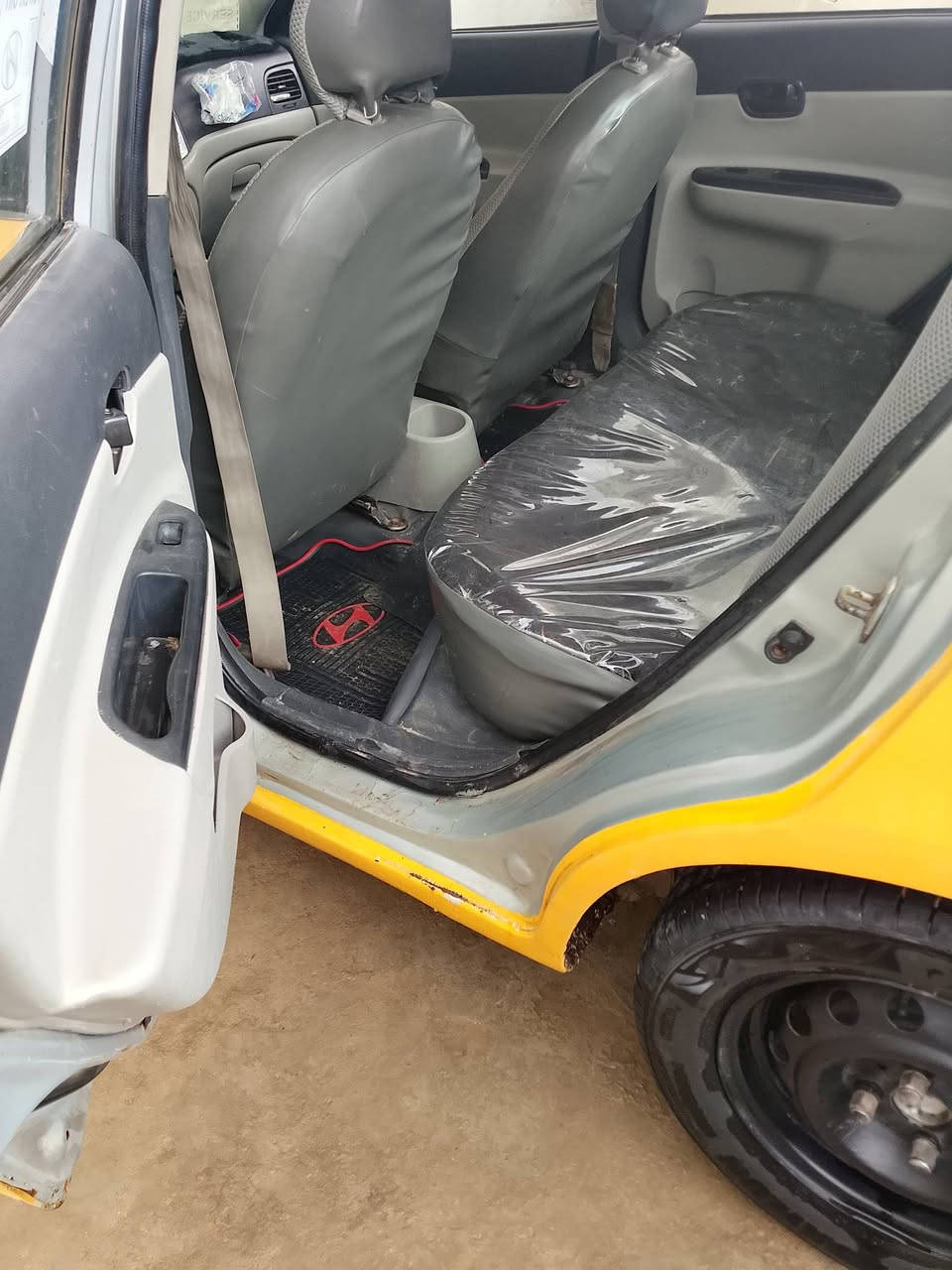 السلام عليكم اكسنت دبدوب 2009 كوري رقم ديالى انكليزي اني الشرعي صفر هيئه وغرامات محرك 16 نفخ كير شرط جوم كهربائية ضرر تكما السايق السعر 65 وبيها مجال مكان السياره موصل جانب الايمن للاسفسار ***********
