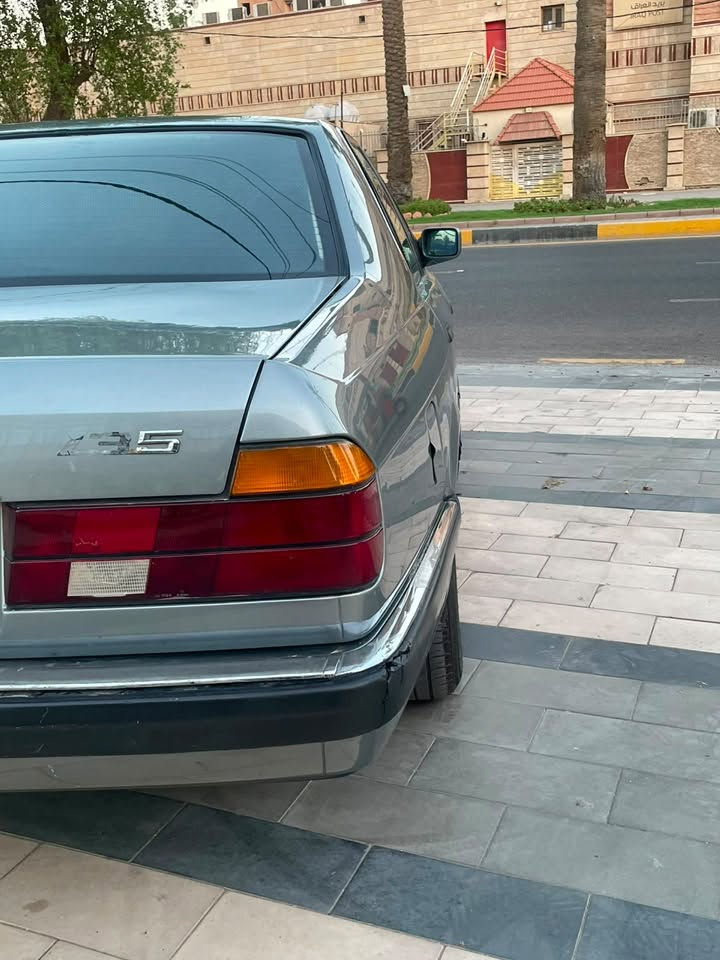 سلام عليكم للبيع ٧٣٥ بلاديه فقط صبغ عام لجماليه 
موديله ١٩٩٢ كلشي شغال بيه تبريد ثلج 
السعر ٥٧ ورقه وبيه مجال بسيط 
للاستفسار ‭***********‬

