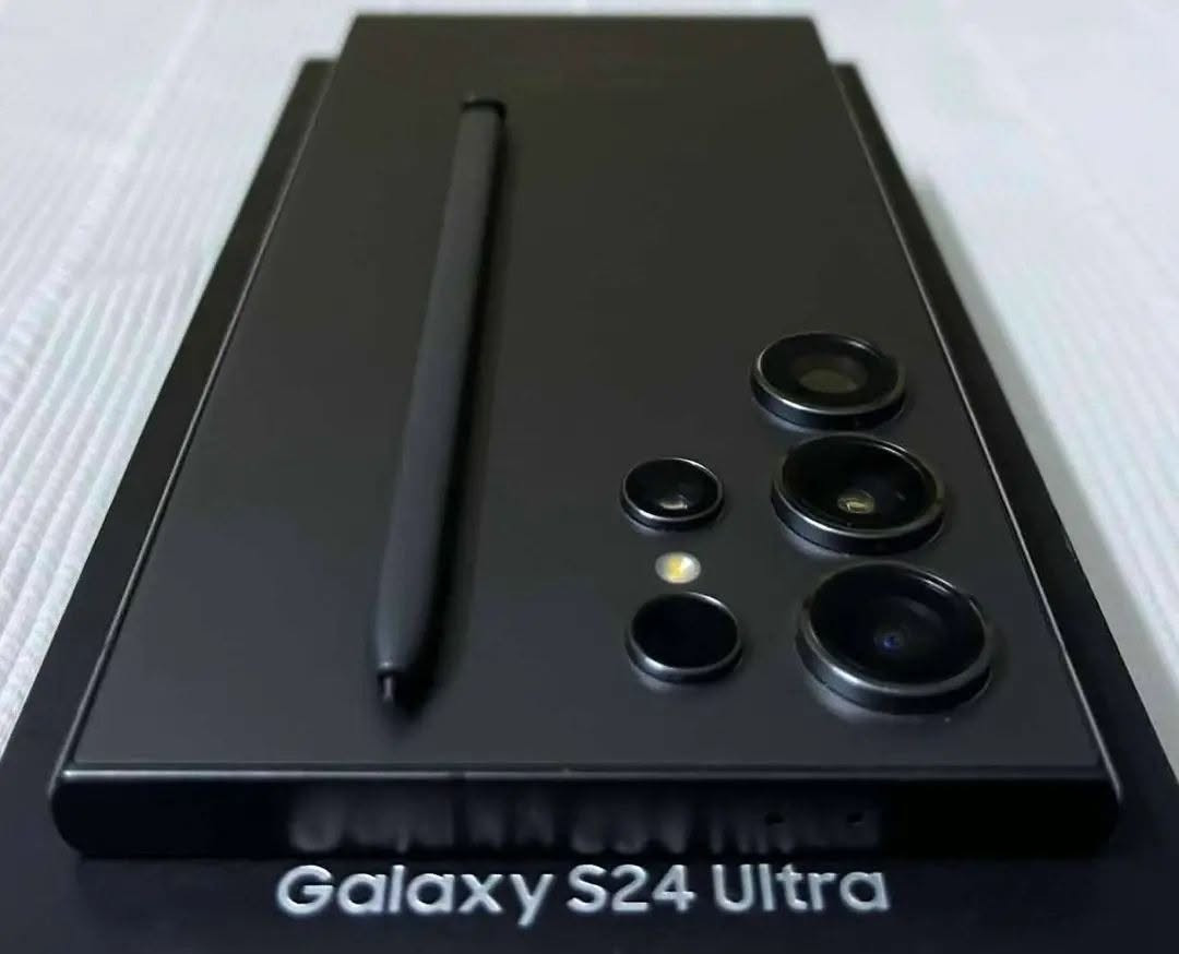 samsang S24 ultra 5G mfih hta mouchkil n9i bzf Utilisé pendant 5 mois mazal Jdid 
256Gb / 12 Ram 
2 cartes SIM 
Li intéressé Ydoz privé


**إذا كنت صاحب هذا الإعلان وتريد حذفه لأي سبب، رجاءا أرسل رسالة إلى الدعم الفني**