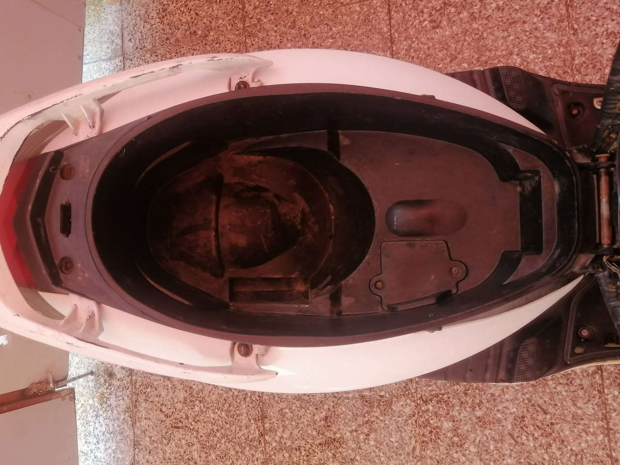 السلام عليكم .
دراجه سكنس نثيه 140 كابريتر للبيع الدراجه شغاله نكره هندر ونكره سلف نقص باتري كهربائيات شغاله كامله عداد سرعه شغال كيج بانزين شغال الدراجه نضافه فول الفول مكينه ناعمه شلعه ومعدل الشراي يتفضل سعر الدراجه 625 وبيها مجال 
*********** هذا الرقم موجود واتساب ومكاني بغداد الشعب
