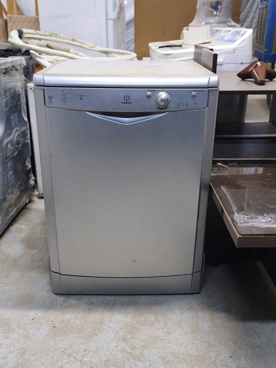 غسالة صحون صناعة إيطالية نضافة 100% ب220 الف 
***********
*********** 
بيهن واتساب
