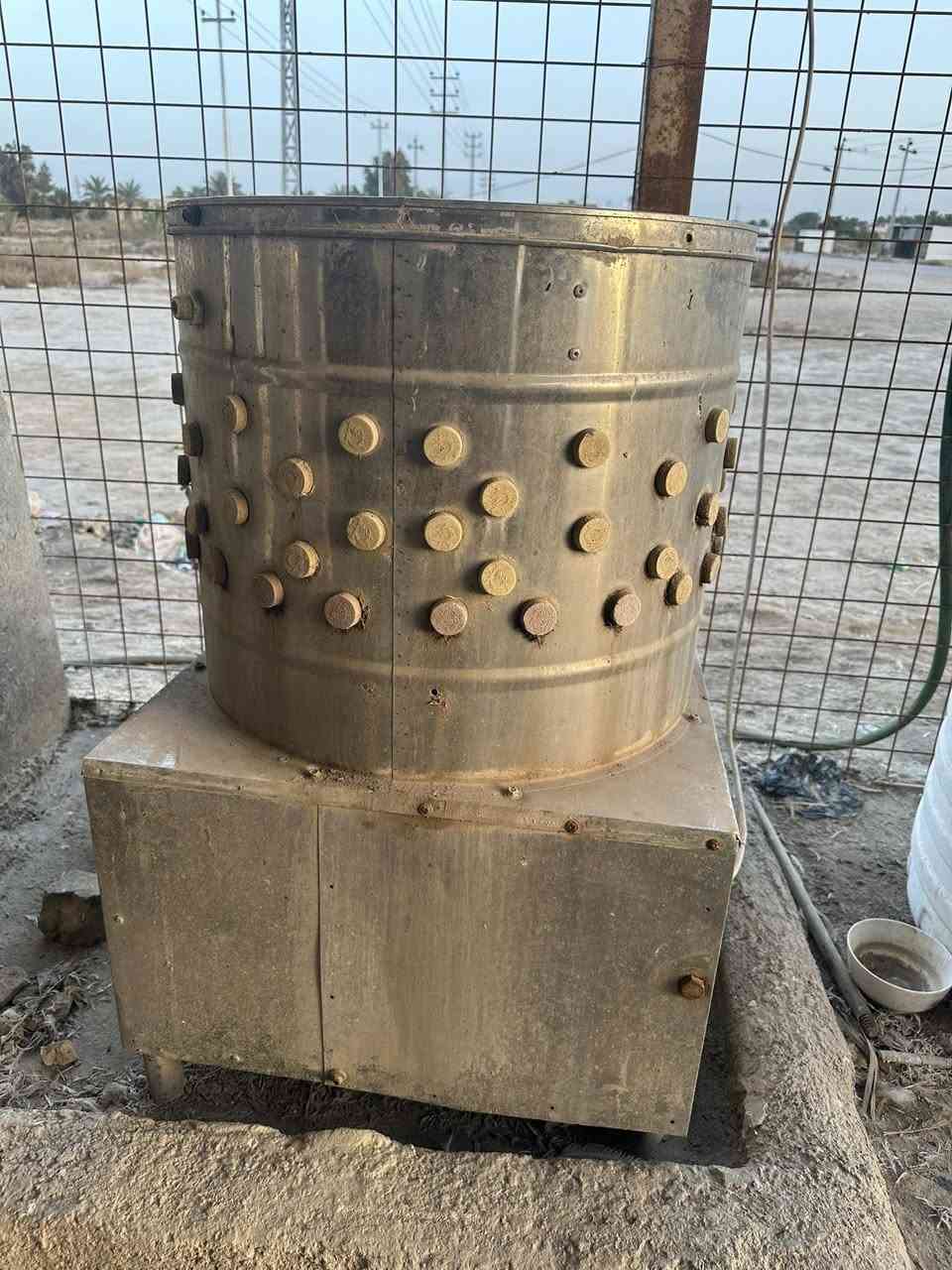 مكائن تنضيف دجاج عدد ثنين للبيع شغلات على الفحص  بس وحده بيها كسر بل الصينيه 
مكاني سماوه 
رقمي ‭٠٧٨٤ ٩١٨ ٤٢٧١
