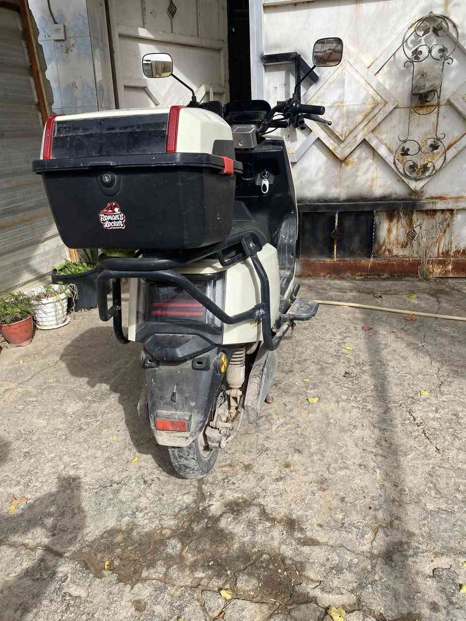 دراجه شحن 2025 للبيع سعر 650 وبيه مجال مكان الطارميه الشراي يتصل ***********
