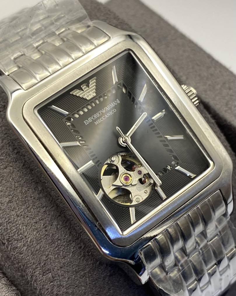 Emporio Armani Diego
جديد كُليًا 
اصلي كامل المرفقات 
اوتوماتيك قلب مفتوح ظهر كشف 
ابعاد الساعة ٣٢*٣٧


**إذا كنت صاحب هذا الإعلان وتريد حذفه لأي سبب، رجاءا أرسل رسالة إلى الدعم الفني**