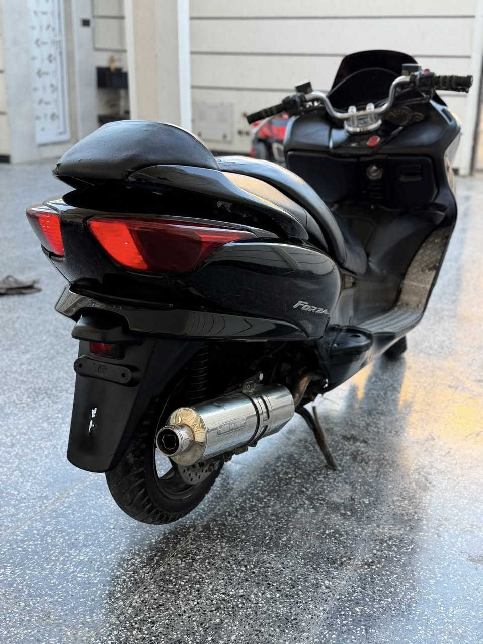 فورزة 0️⃣ 8️⃣للبيع  عمية بلاد صالنصة رياضي مكينة ناعمة جاهزة كهربائية كلها شغالة  أورق كاملة شلعة ومعدل دراجة  اي نقص ما بيها  سعرها (950)مكاني بغداد المدينة الصدر تصال ***********
