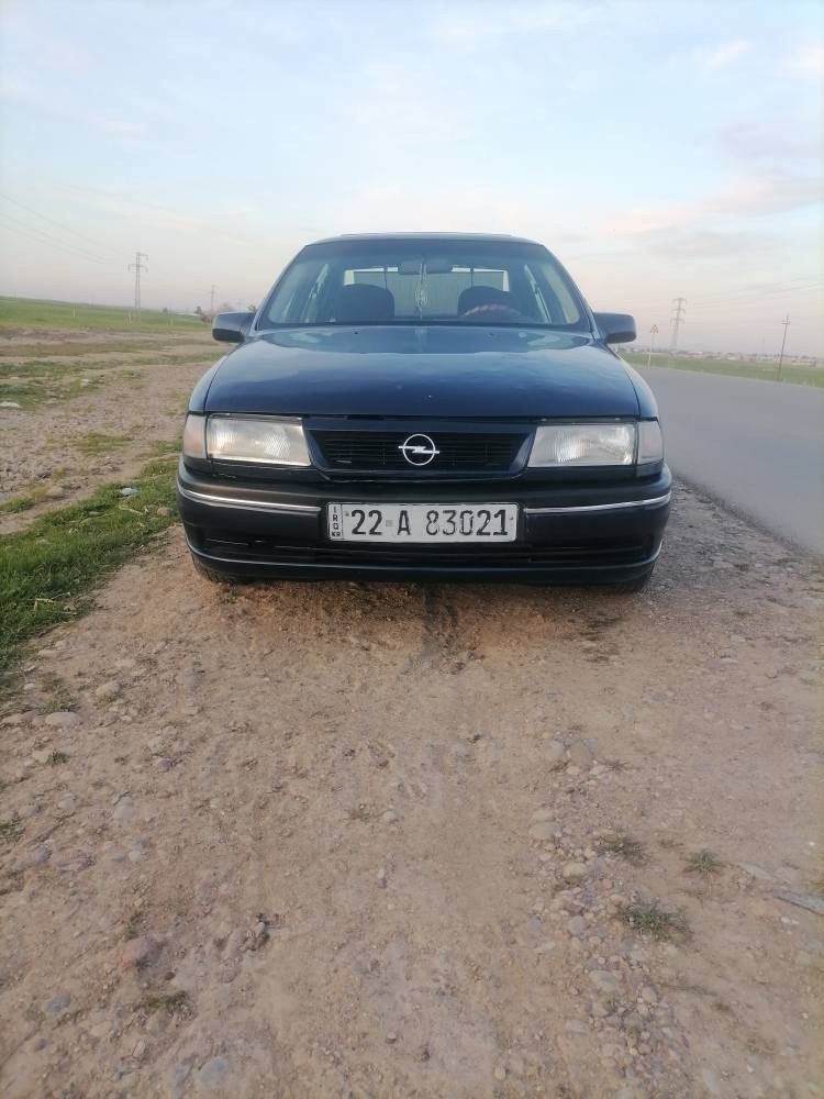 ئۆپڵ ڤیترا مۆدیل 1991 مەکینە 18 سلایت abs
گیرعاديه سيارەکە زۆر جوانە و بێ مەسرەفە 
بێ لێدان و براوە بەناو خۆمە کۆبۆن بەنزین یشی هەیە .
سحرى 37  و مجاليكى كم

ژ.م /   *********** ديبيس, كركوك
