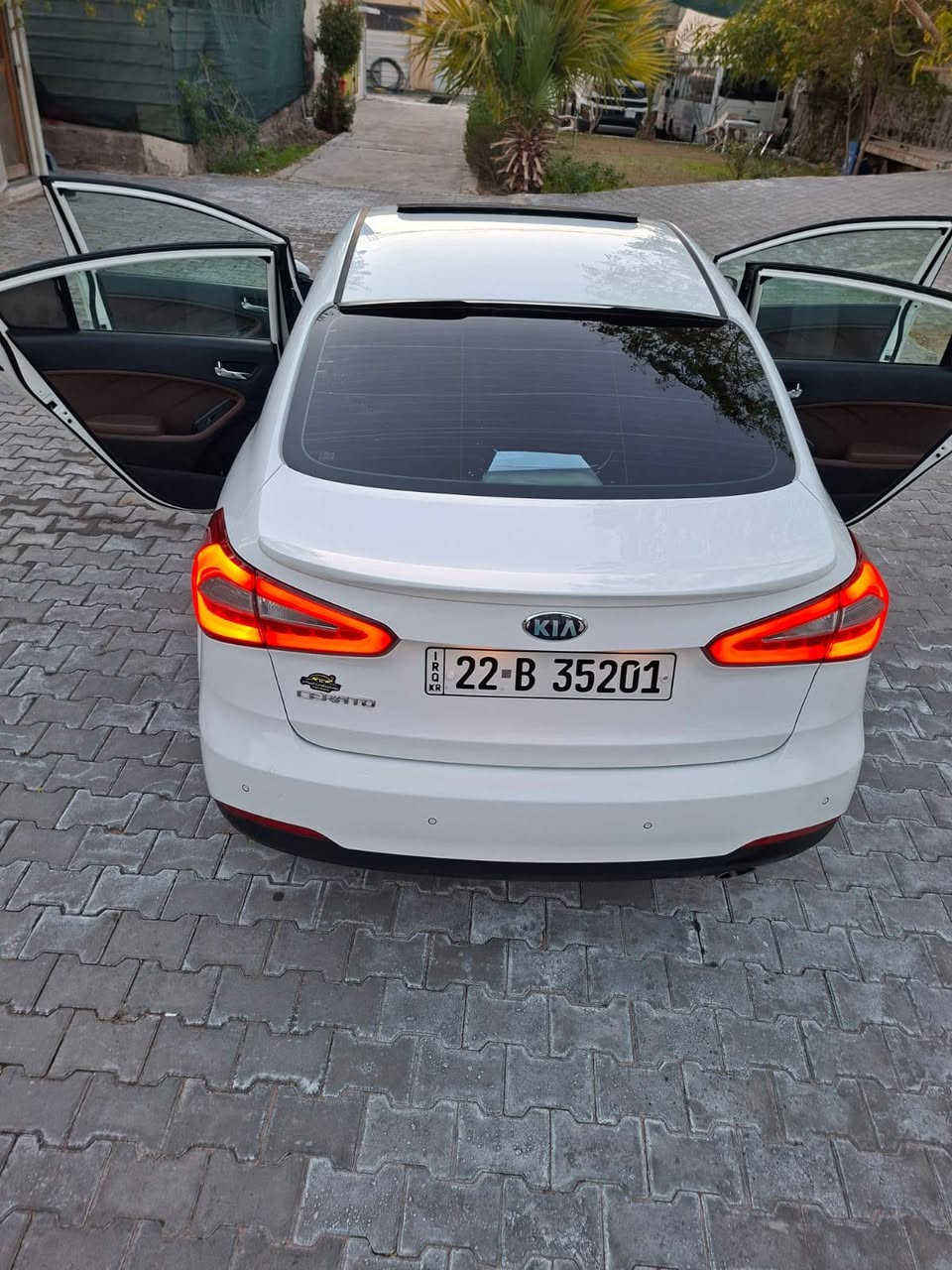 السلام عليكم
سيراتو فول مواصفات واحد على واحد 

موديل 2013 شكل ال 2014

سيارة بصمه كشنات تدفىة تبريد 

حساس أمامي خلفي 

تبريد أمامي خلفي 

لد أمامي خلفي 

فول تحكم 

5 ويل كب كروم

سيارة مفوله مواصفات

حدودية جديدة تخم تاير كير مكينه كفالة

بها ملاحظات جدا بسيطه 

#السعر 130
للاستفسار ع الرقم ***********
غير متواجد على الفيس
