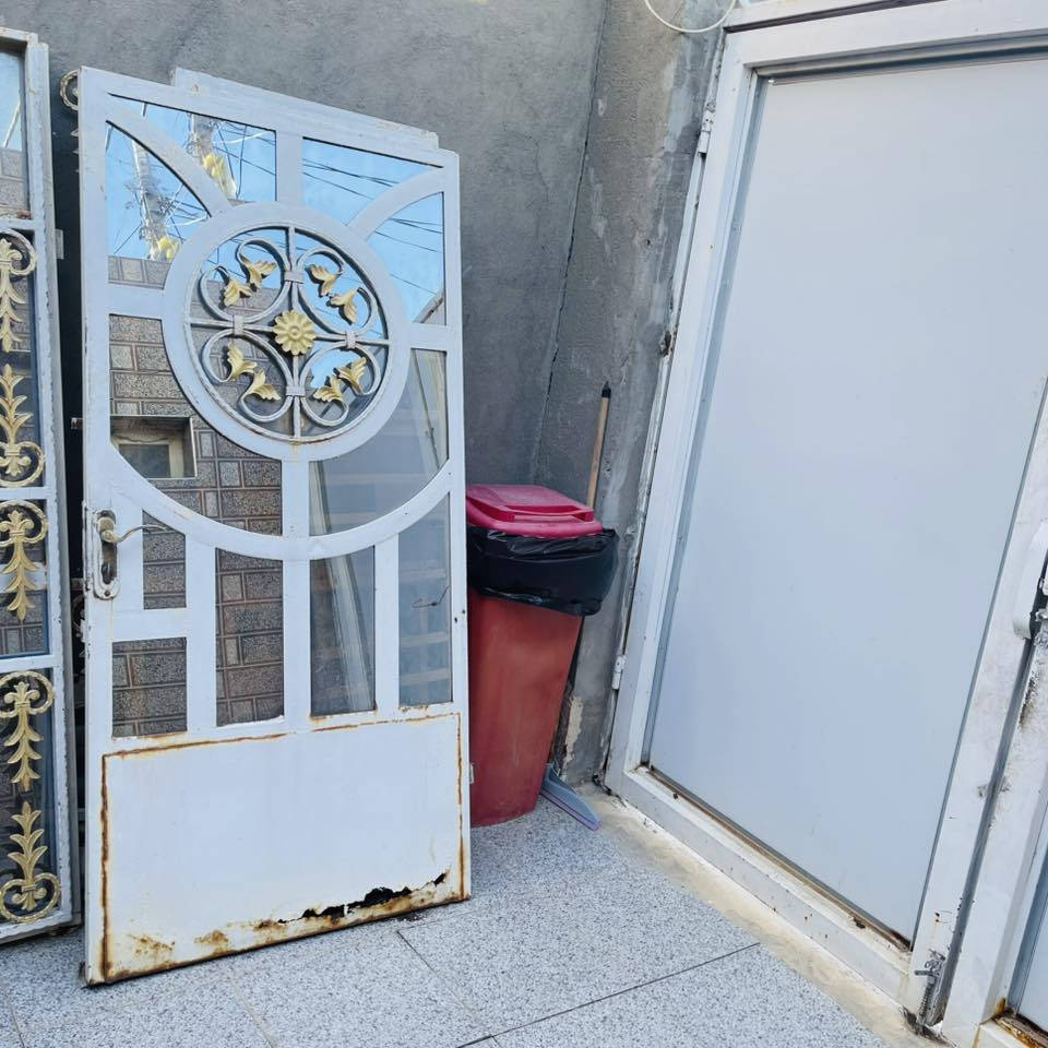 أبواب بيت تزكام عدد 3 بدون جراجيب مع درعين سي ان سي مال شباك
السعر 100

الاتصال على الرقم ***********
