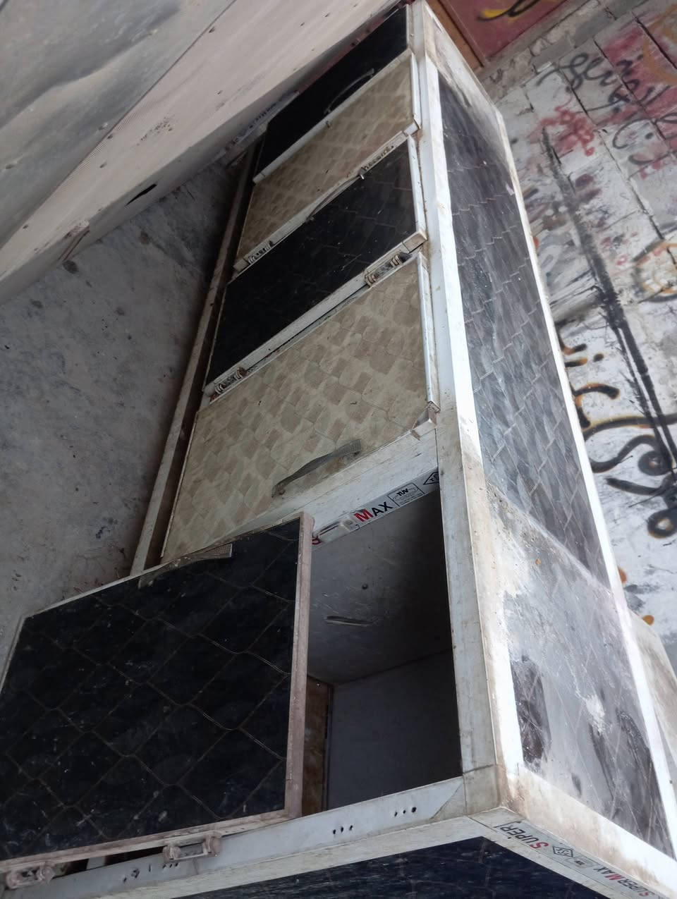 كاونتر لبيع طول مترين ونص السعر ١٥٠
مكاني البصره التنومه ***********
