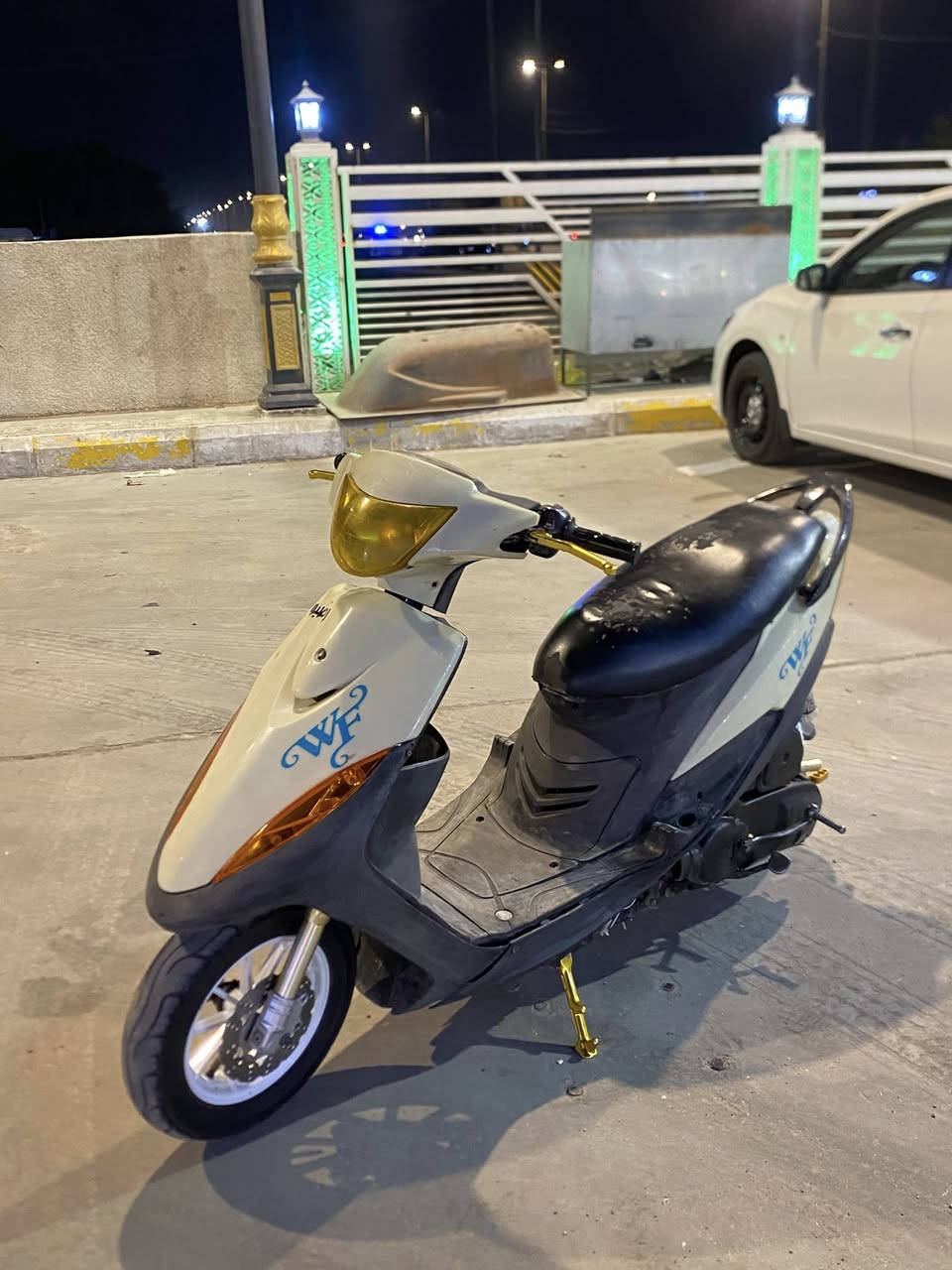 السلام عليكم ماكس عدله للبيع
دراجه كامله عوزها باتري فقط كلشي شغال بيها 
شلعه معدل خير من الله دراجه
نصبتها تسولف 
مكينه مفتوحه ناعمه  
بيها تزويد يدات بيدك وفج وصينيه ووياله مشيف وستان صفح وقطره وصالنصه وسبايدر كابون فايبر وكفرات لون مميز ماكو عدله هيج لون حته بسوق بلي ما تلكه نفسها هيج لون وصدر امامي قزم ودبل خلفي قزم ولقط صوندات وصوندات مبخره وشوته تزويد 
سعر 750 مكاني ميسان نهاوند
رقمي ***********
