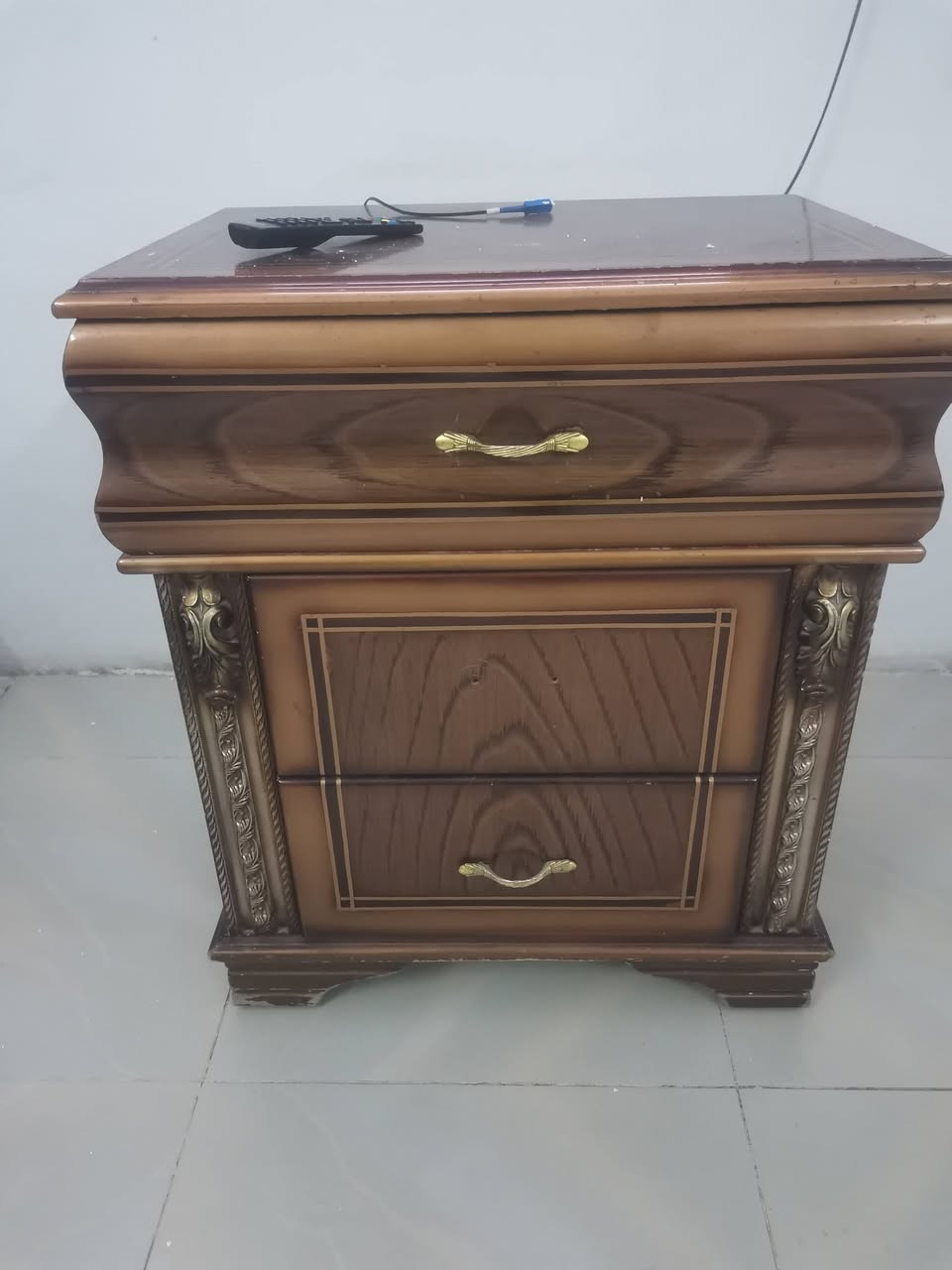 غرفة نوم للبيع نقص الچرباية فقط 
***********
