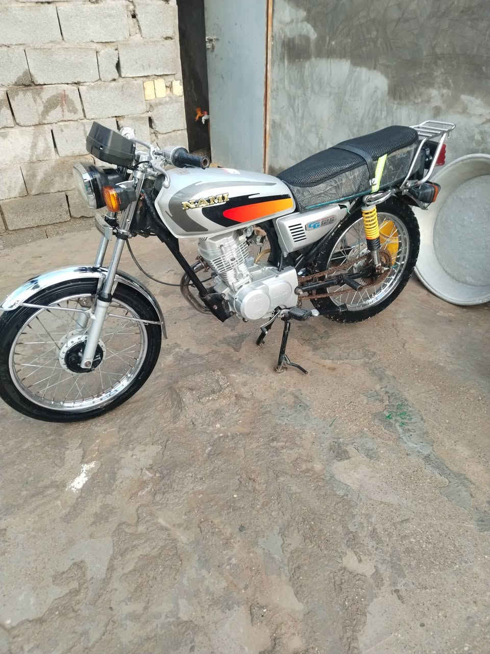 ياالله يامسهل لامور 
السلام عليكم ارشه وراق اصولي 2016
التعمير نامه مكينه نامه 22
دراجه جاهزه لا صوت ولا تبخير 
مكاني الكوت شارع النفط 
السعر 500بيه مجال الطيبين قليل
   هاذه رقمي، ***********
 دراجه مرتبه مال جناي
