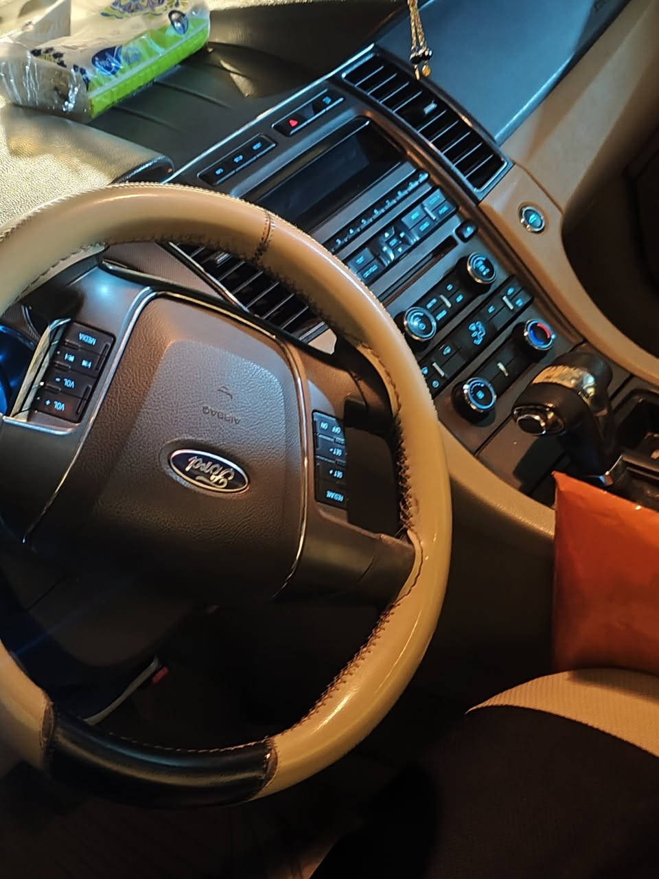 السلام عليكم 
فورد تورس 2011 رقم سليمانيه
هزه ما نافذه بسمي بيه مابين صبغ اثر شخوط 
مكفوله من الضربه مكان ديالى خان بني سعد 
السعر 95  ***********
