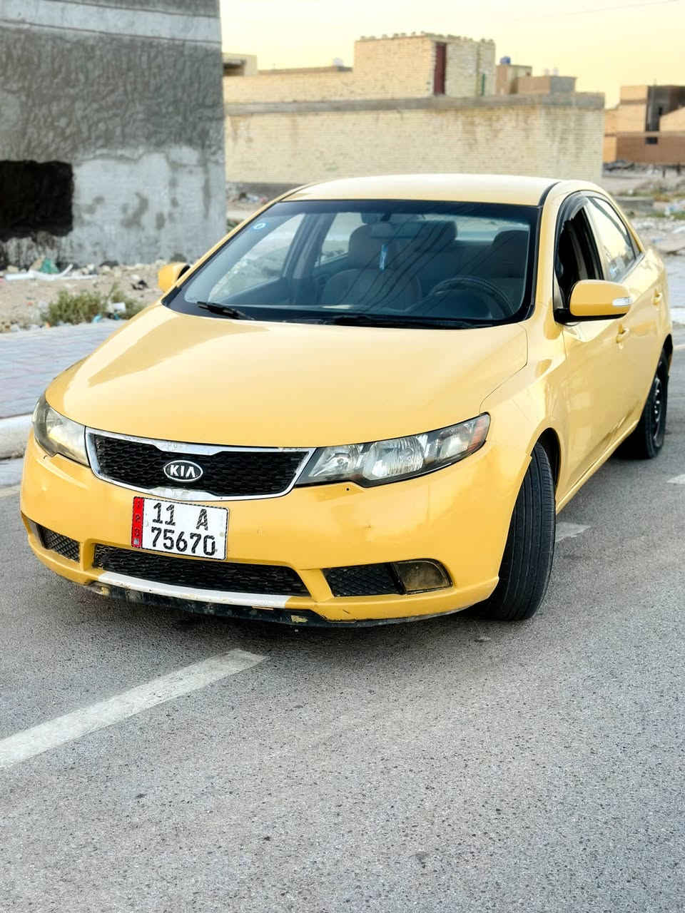 كيا فورتي موديل 2010 رقم بغداد بأسمي 
ضربتهة جاملغ خلفي أيمن السيارة جاهزة بس  تبريد ما يشتغل السعر 75 وبيهة مجال مكانهة كربلاء 
***********
