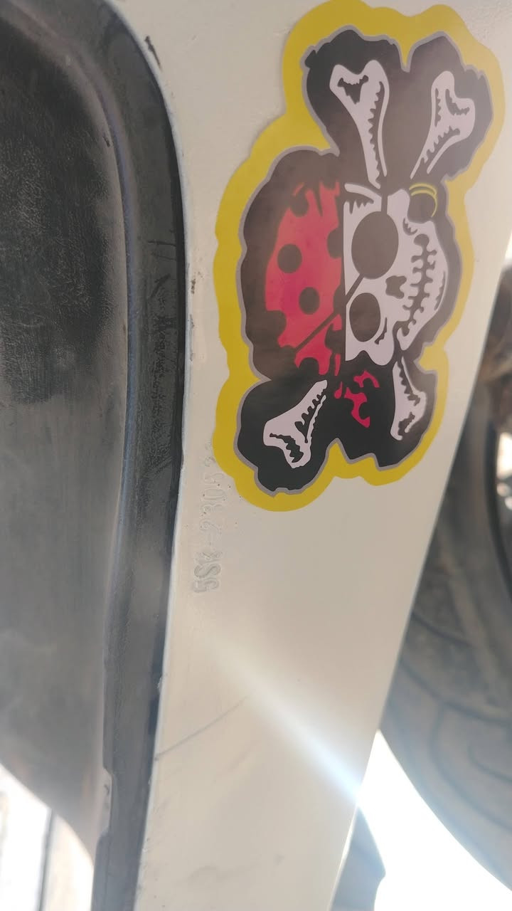 السلام عليكم دراجه ماكس عدله 120 رامبه برغي ما مفتوح بيها المحرك بلادي ما مفتوح بيه ما ملعوب بيه وبيه كلج امامي رياضي فقط الكفرات تجاري وبيه نقص كتف شحن ونطيك وياها كومة غراض 300الف وبيها مجال برغي ما مفتوح بيها دراجه بلاديه العنوان ابو غريب النصر والسلام للاستفسار ***********
