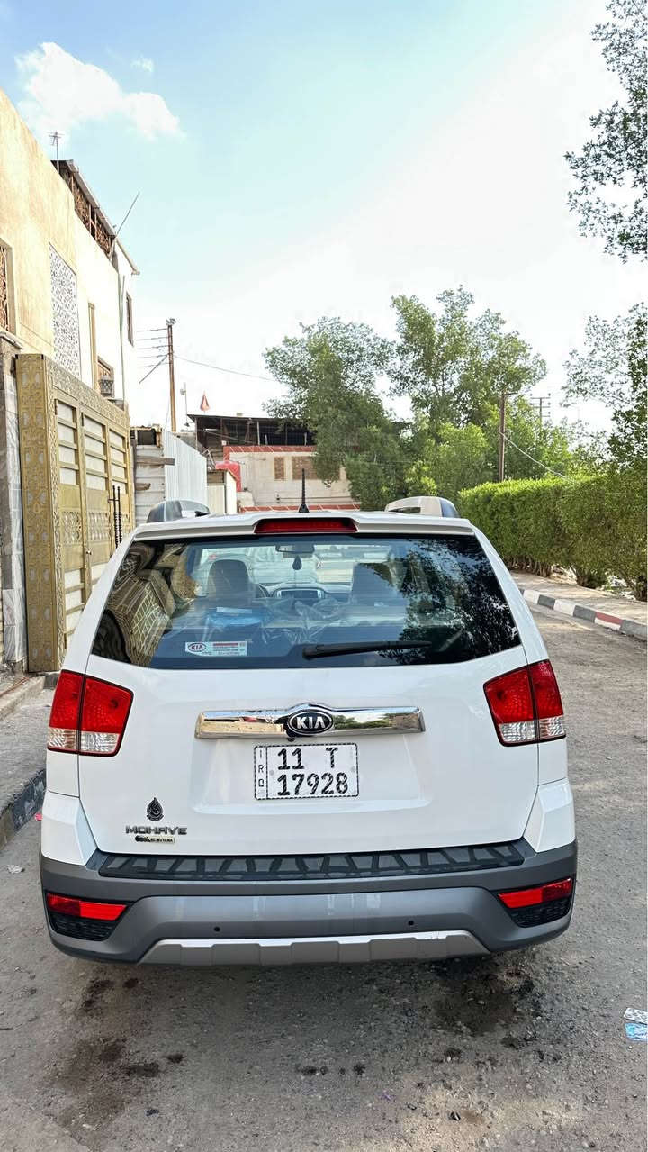 سلام عليكم 
للبيع كيا مهافي مديل 2018
سياره كفاله عامه ما عده بارد موضح في الصور 
ماشيه : 178 الف 
كير ومكينه مكفولات من كلشي
السياره نص موصفات 
ومعروفه مواصفات المهافي 
طخم تاير جديد 
حداديه جديده 
السعر : 220 وبيها مجال 
العنوان : بصره 
***********
*********** البصرة, العراق
