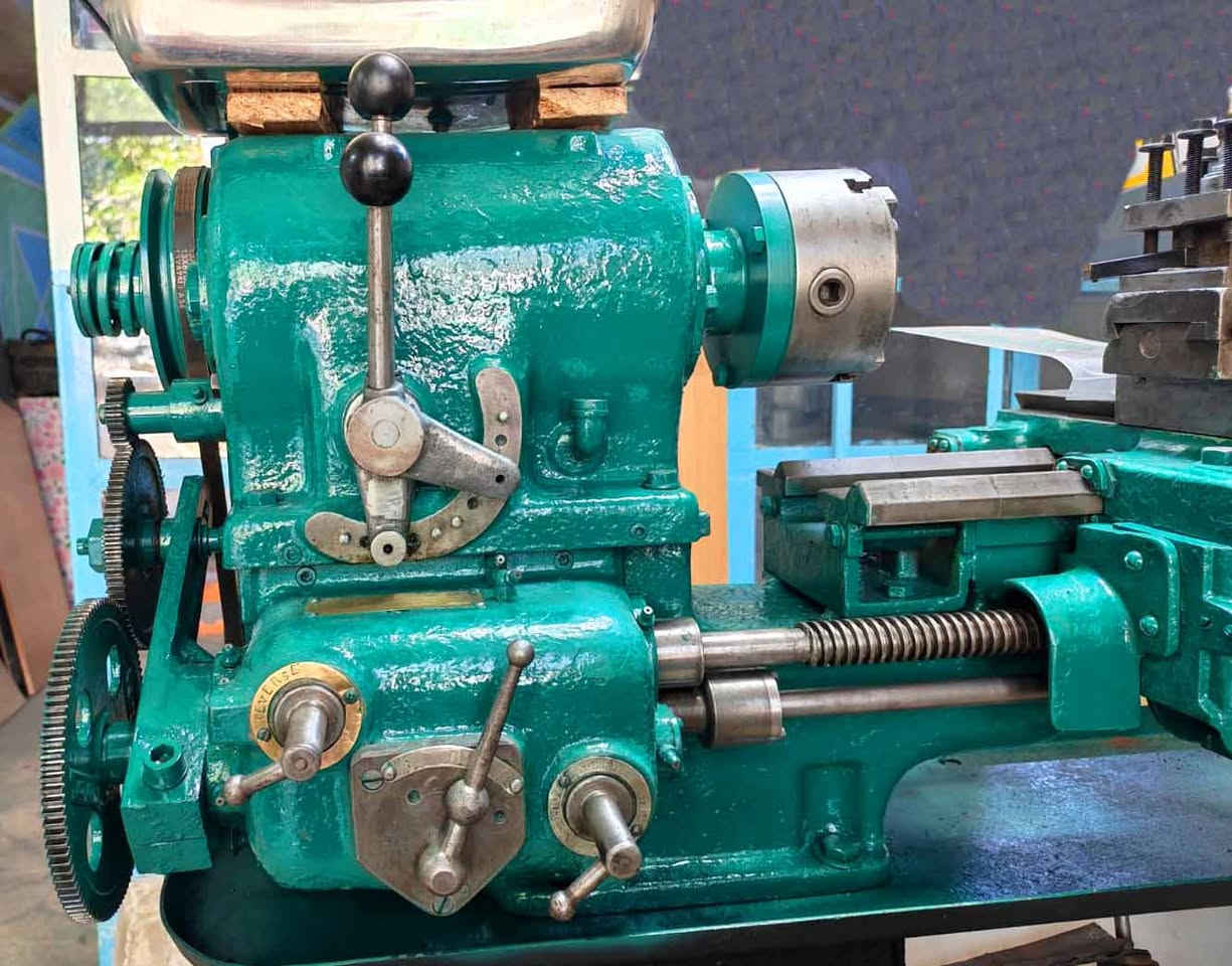 للبيع لعدم التفرغ .. مخرطة دينهام تحفة فنية إنكليزية

اخت الجديدة – جميع حركاتها شغالة وبحالة ممتازة

تطلع سن حسب الجدول + خراطة يدوية واوتوماتيكية

عينة قطر 5 انج وقياس الفرش 90 سم وفيها قصة للأقطار الكبيرة

ماطور سنكل فيز 220 فولت – دشالي حديد فولاذ كاملة

السعر مليون ونص

المكان بغداد حي العامل

للتواصل الصحفي والإعلامي عباس سليم الخفاجي

أبو يونس

موبايل  ***********
