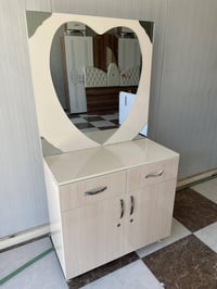 ميز تواليت • يدوي • نظيف