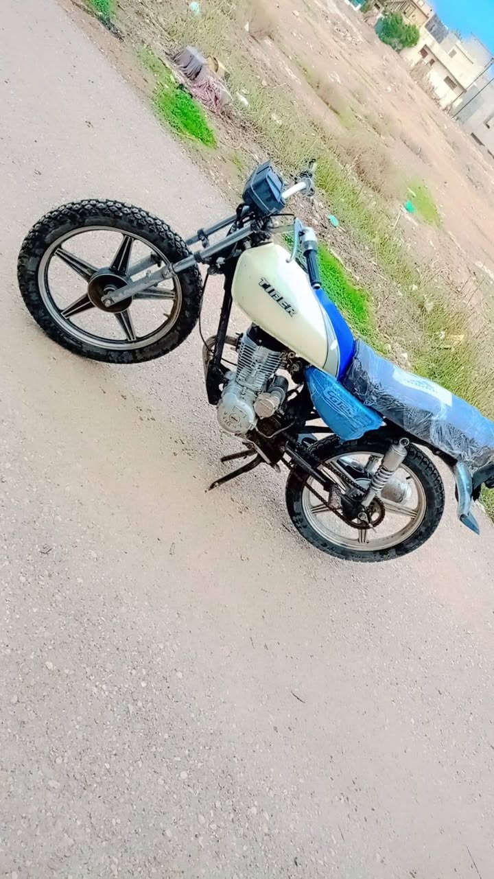 دراجه 5 كير موديل 20 اي نقص مابيه مكينه مجفته 250 وبيه مجال العنوان غالبيه  سيف سعد ***********
