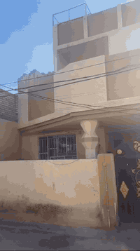 السلام عليكم البيت للبيع ب60
البيت يتكون تلاث طوابق وست غراف مساحت البيت ٢٢٠ المكان بحي العسكري ورا المركز 
استفسار ***********
