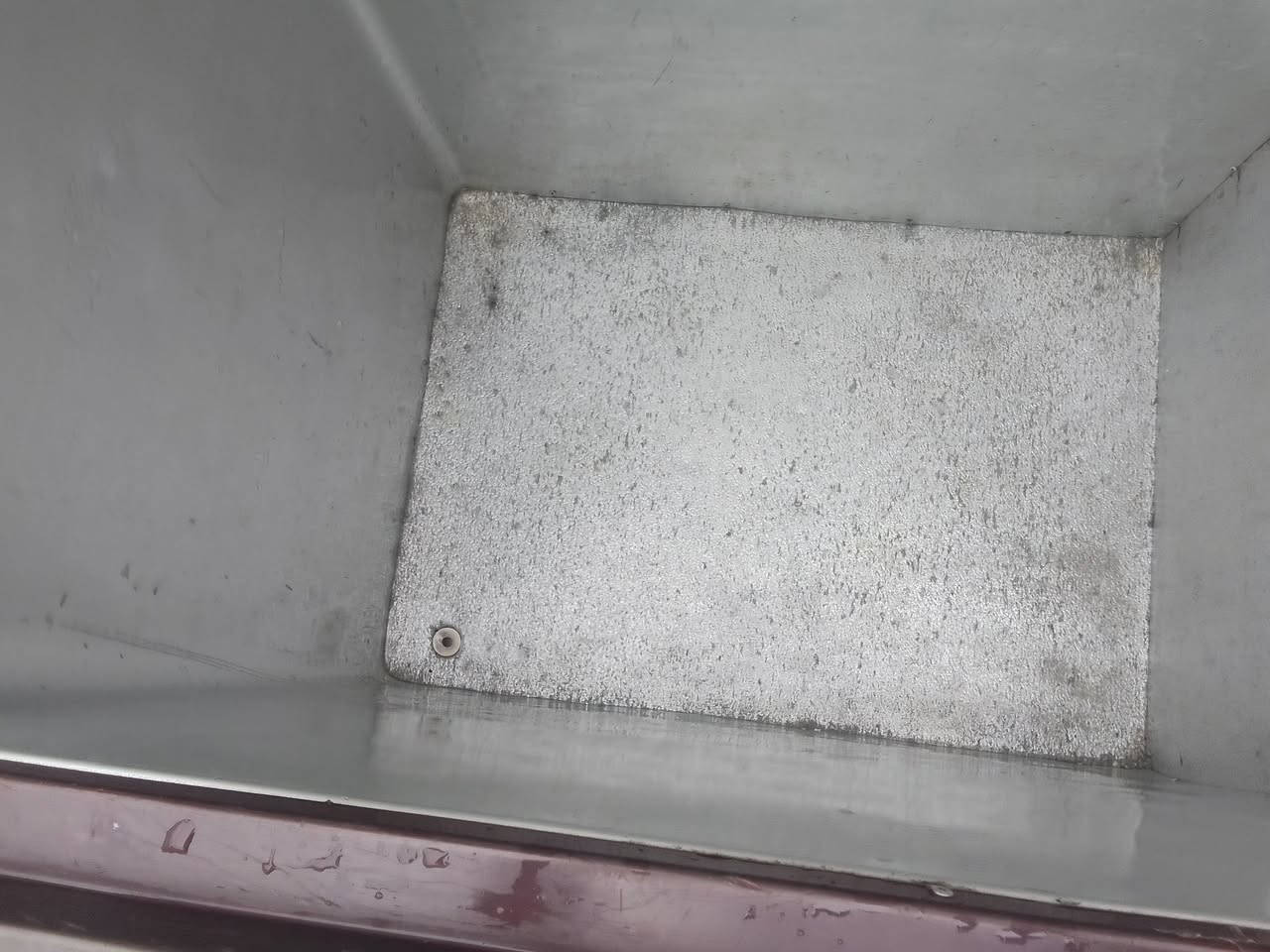 مجمده حجم كبير عشتار درجه اولى بدون ماطور شرط نظافه فول إدا ما يطلع نضيف يرجع السعر 100بيها مجال عنوان حي التأميم قرب حمام التأميم رقم الهاتف ***********
