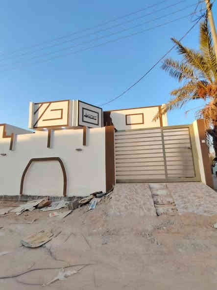 عن توفر بيت للبيع  🏡

#مساحة  240 متر

طابو زراعي عراقي وكاله ونسخه من طابو

يحتوي البيت على 🌟

غرف نوم 3♦️

ديوان♦️

مطبخ حار وبارد 

صاله♦️

صحيات داخلي وخارجي♦️

#البناءجديد  درجه اولى 

منطقه هدوئ

 ومتوفر بيها

جميع الخدمات  ماء كهرباء 

مدارس حكوميه ومدارس اهليه 

#السعر /139 وبي مجال

#العنوان : بصره ابي الخصيب  

حمدان كوت ام فرج قريب على طريق داخل سياحي

#البيت مرتب وشغله درجه اولى وفارغ جاهز للسكن 

للاستفسار يرجى الاتصال

على الرقم ***********
