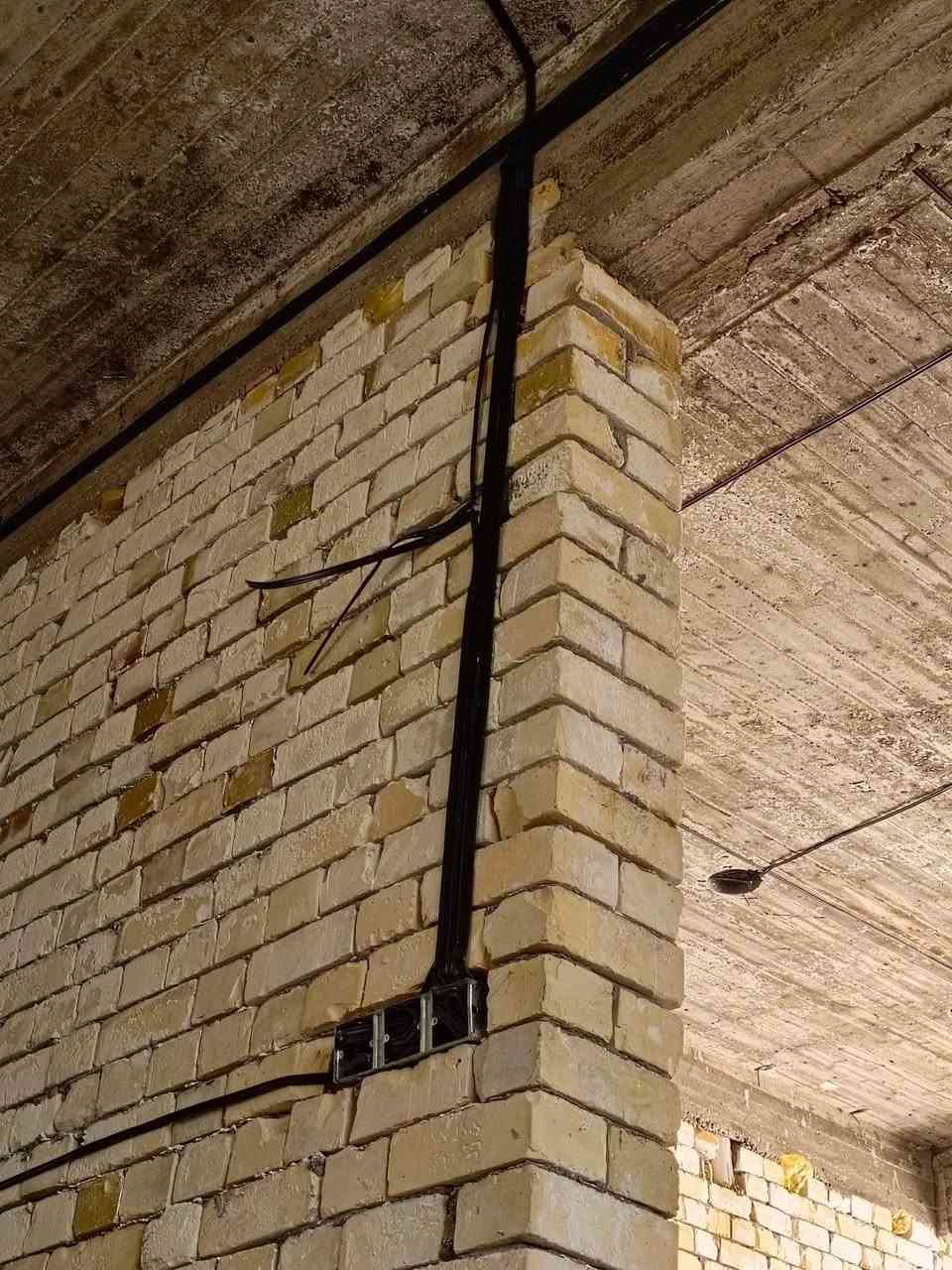 تأسيس كهربائيات بيوت
تأسيس سمينز
تسليك
تقفيل
بواري
وكافت الكهربائيات 
نصيب سبالت  وصيانه داخل المنزل
يعني مايحتاج تفتحه وتحير بي 
بيتك اسوي وتدللون 
العنوان بغداد 
***********
***********
