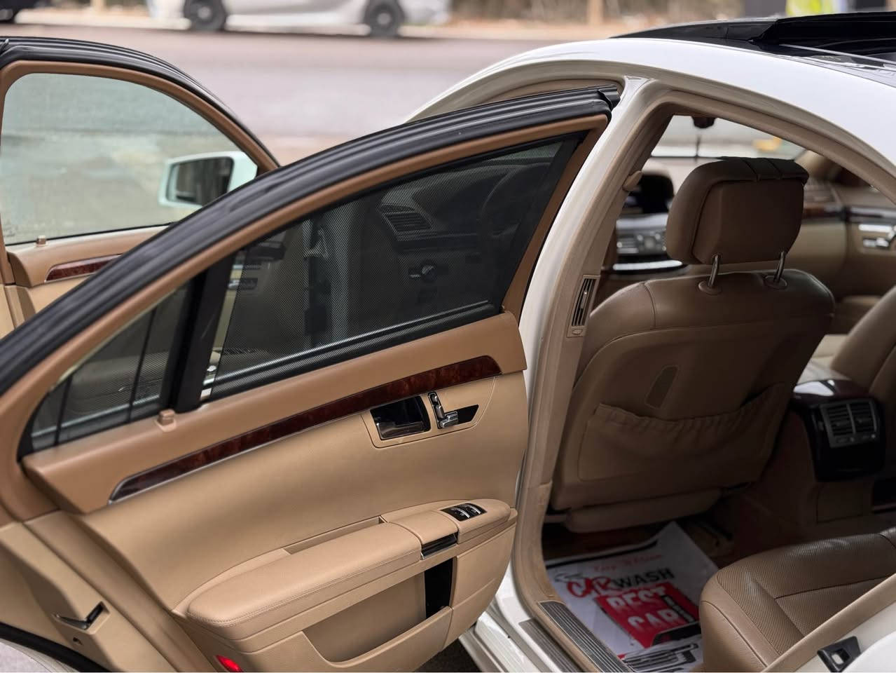السلام عليكم بيع او مراوس بشمالي

Mercedes S Class 350 AMG
السيارة وكالة اربيل باجكير يعني مواصفات خليجي
مكينة: 350 بانزين 6 سلندر
السيارة بلادي AMG ✅

 موديل 2013
 عداد المسافات 117 الف كيلو حقيقي

السيارة خليجية مكفولة كفالة عامة من الصبغ جديدة كلش بيها PDR باب السايق ومايبين ابد فقط بالسونار يطلع

مكينة كير 100% بشرط كفالة
سيرفس كهربائيات وميكانيك كلها شغالة وكفالة دهون وفلاتر سيرفس كامل جاهزة من كلشي

المواصفات AMG
داخل بيجي والدشبول بيجي
باب طويل رئاسي
ناظور ليلي  
رادارات 
ثلاجه خلفيه
بردات عدد 5 
توقف ذاتي 
بانوراما 
بصمه تشغيل مع الابواب ايضا بصمه 
كشنات تدفئه وتبريد وخزن 
كشنات داينمك مع القيادة
لايت داينمك مع السترين متحرك
صندق شفط كهرباء 
جكات شغالة بلادي
ابواب شفط

الرقم الجديد اربيل تحويل مباشر

اي سؤال او استفسار 
*********** Singapore
