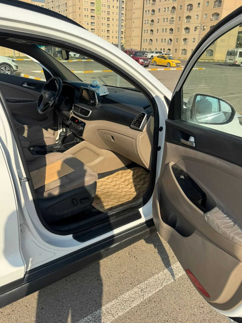 السلام عليكم توسان خليجي فول مواصفات كشنات كهرباء  بصمات بانوراما  وهواي مواصفات بيها السونار بالمنشور بيها فقط جاملغ مبدل بلادي بدون صبغ وبارد قليل السونار بالمنشور ماشيه ١٣٥  السعر ١٩٠$ بيها  مجال قليل
***********
