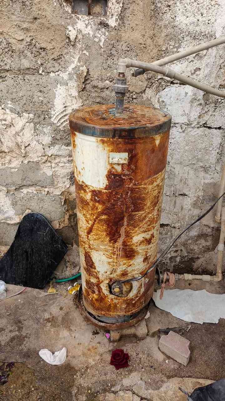 كيزر للبيع مع تانكي عدد اثنين ***********
