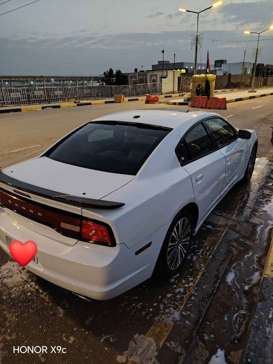 سلام عليكم جارجر وراد كندي موديل 2013 فول مواصفات فتحه شاشه كبيره كير طياره 8 نمر كراسي كهربائية تدفئه وتبريد سياره جديده كلش ونضيفه حادث خلف جاملغ بدون ايرباك سياره  سياره نضيفه وحلوه السعر 165 وبيه مجال لطيبين المكان ذي قار ناصريه قلعه سكر الرقم *********** 
***********
