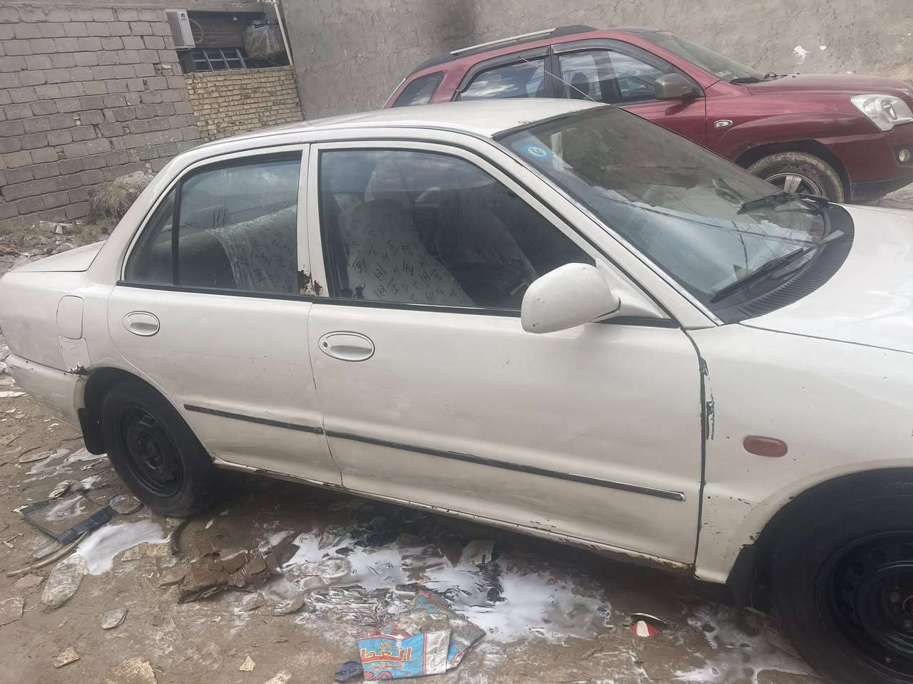 بروتون 2002 حره بأسمي رقم دولي
كير عادي كابريتر 
ابيع برميل واربع تايرات 
تبريد شغال 
تيارات جيده
باتري جيد 
كهربائيات الدشبول كلها عاطله ماعدا كيج الحماوة 
حدادية امامية جيد 
حدادية خلفية تحتاج صيانة 
بيها خياسات مثل الصورة 
الكير جيد جدا 
المحرك مابيه تبخير لكن اكو نضح دهن ولهذا تنقص 
الصبح ترتر من تشتغل لحد ماتحمى يله تصفى 
عند الاطفاء لازم دوستين بنزين يله تطفي حتى لا ترجع بك فاير 
مكاني كربلاء 
السعر 25 ورقة 
ملاحظة / ماتبقى فلوس ع التحويل استلام فلوس كاملة 
***********
